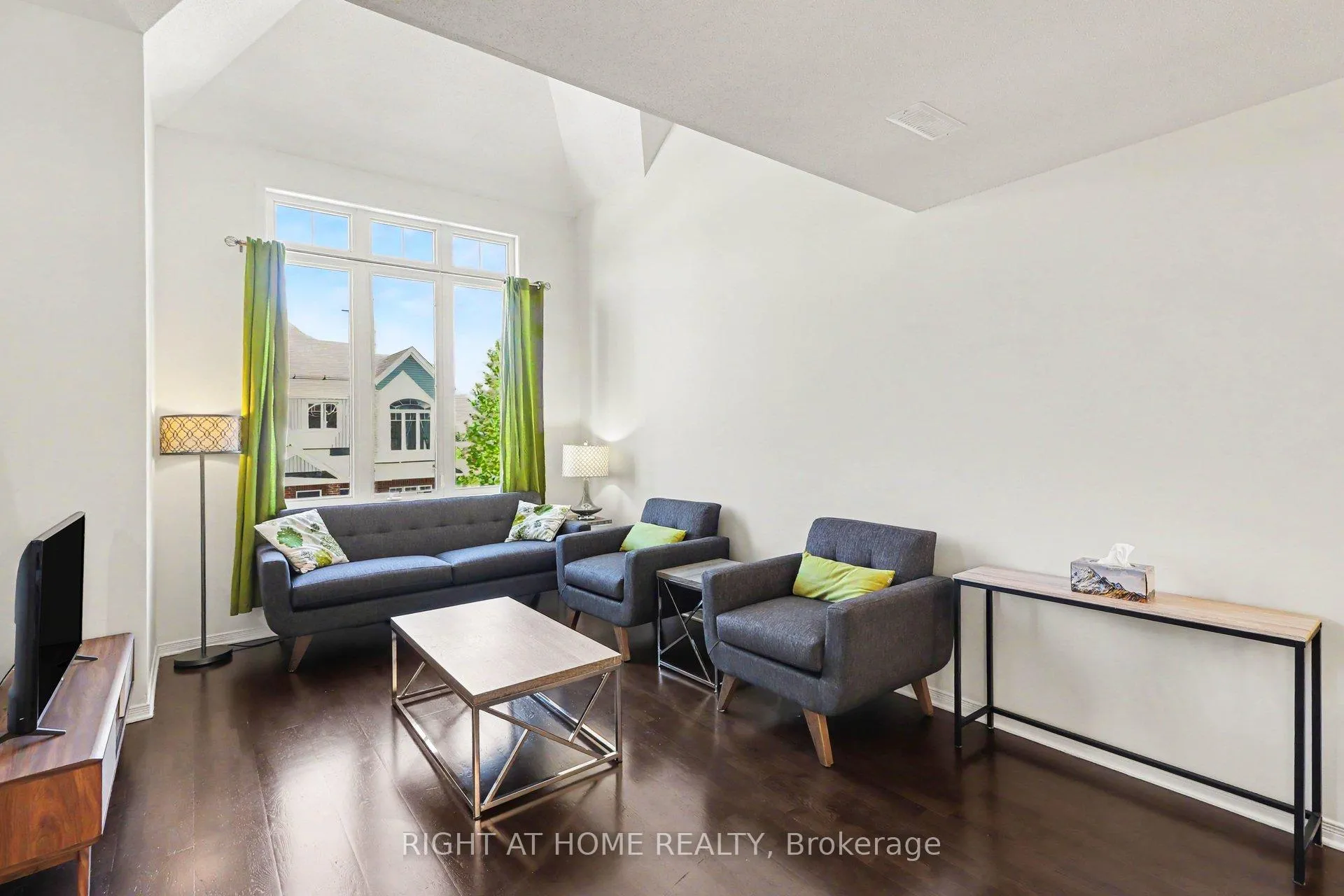 Photo 6 of Unit 7, 572 Reardon Private, Ottawa, Heron Gate/Industrial Park — HOMEH