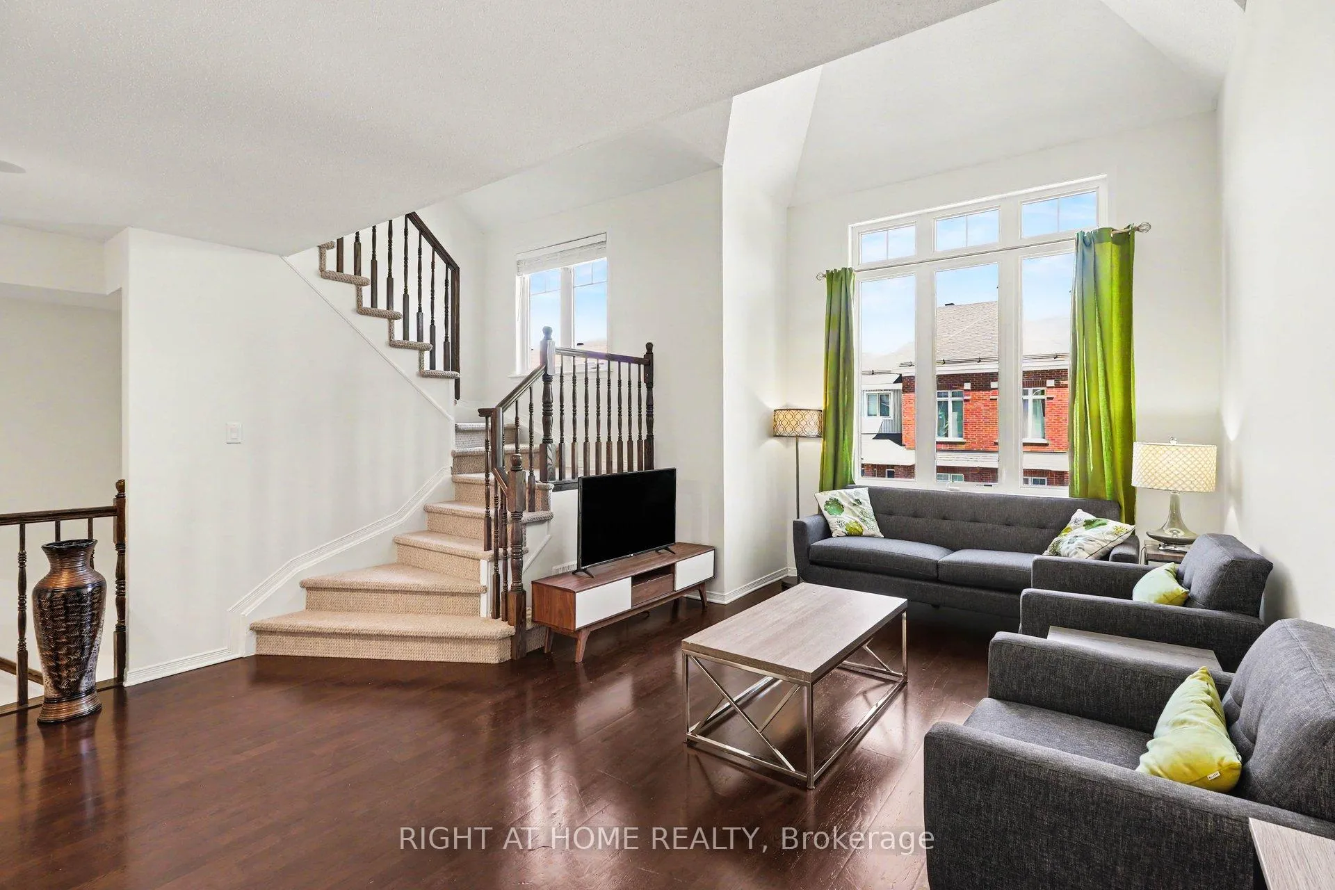 Photo 7 of Unit 7, 572 Reardon Private, Ottawa, Heron Gate/Industrial Park — HOMEH