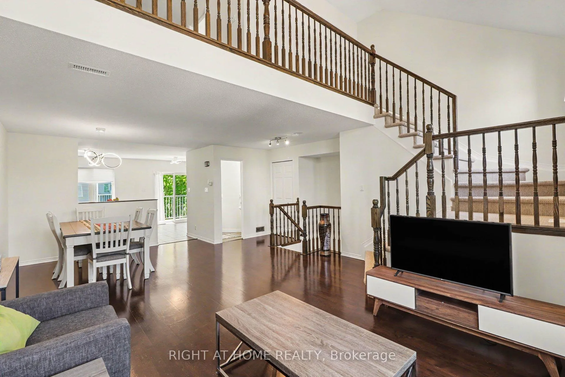 Photo 9 of Unit 7, 572 Reardon Private, Ottawa, Heron Gate/Industrial Park — HOMEH