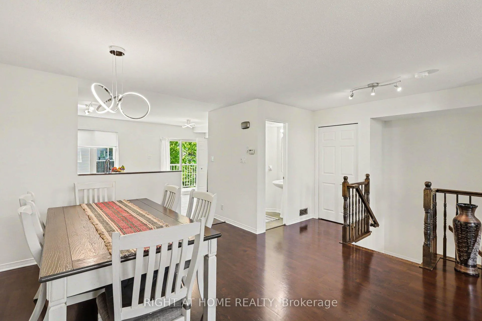 Photo 12 of Unit 7, 572 Reardon Private, Ottawa, Heron Gate/Industrial Park — HOMEH