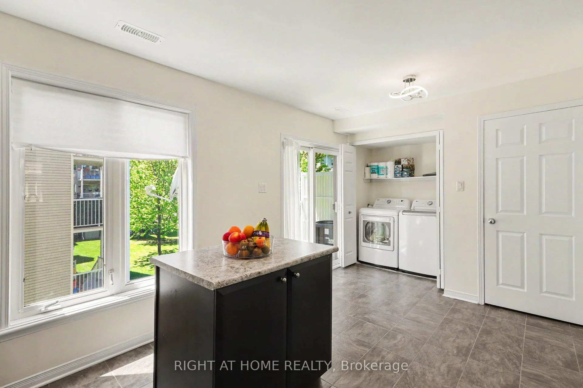 Photo 19 of Unit 7, 572 Reardon Private, Ottawa, Heron Gate/Industrial Park — HOMEH