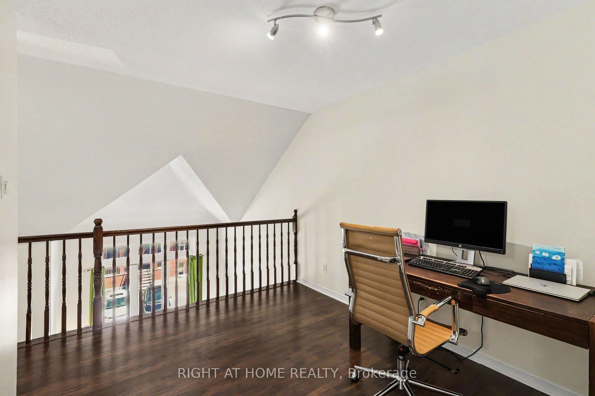Photo 23 of Unit 7, 572 Reardon Private, Ottawa, Heron Gate/Industrial Park — HOMEH