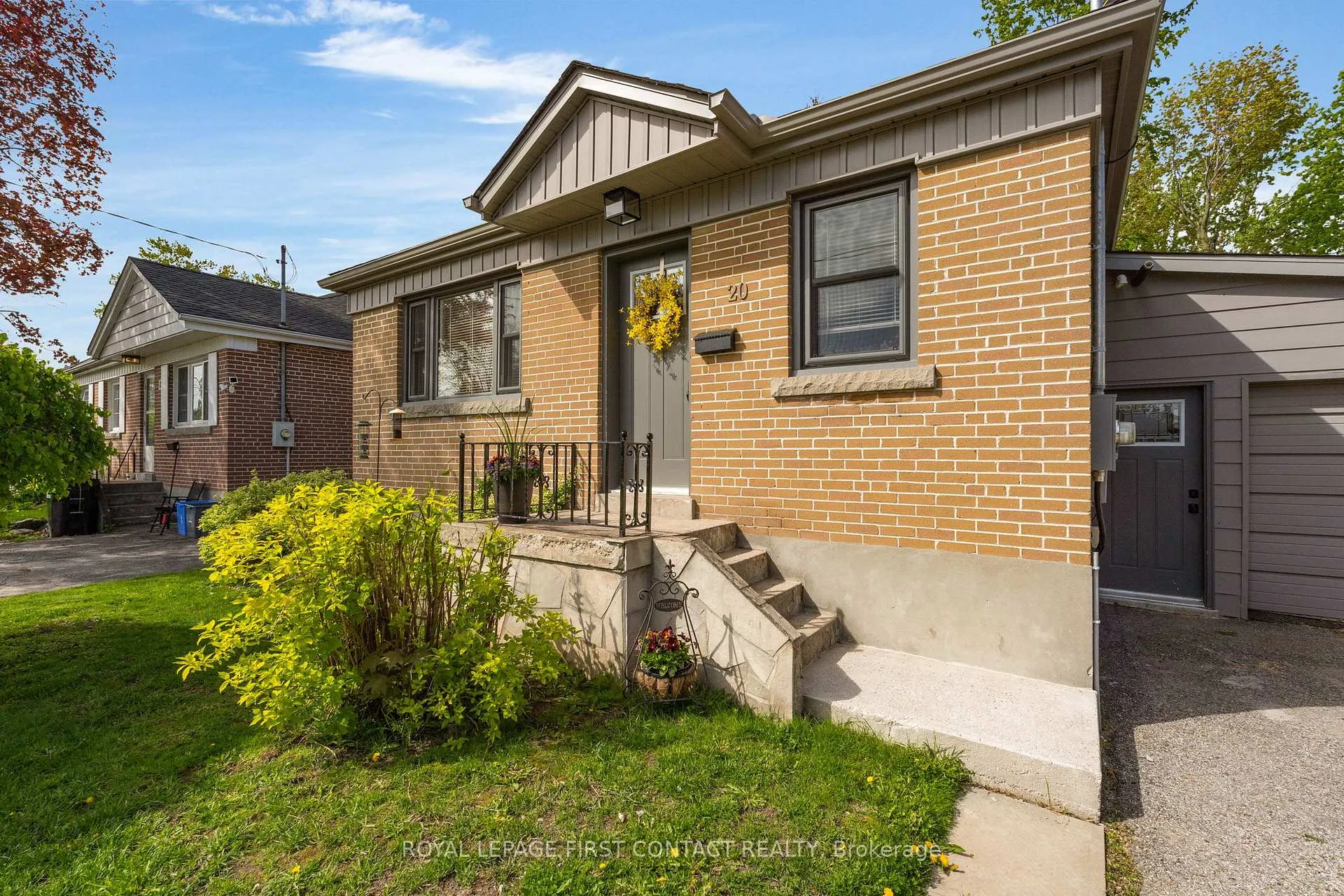 Photo 3 of 20 Newton Street, Barrie, Wellington — HOMEH