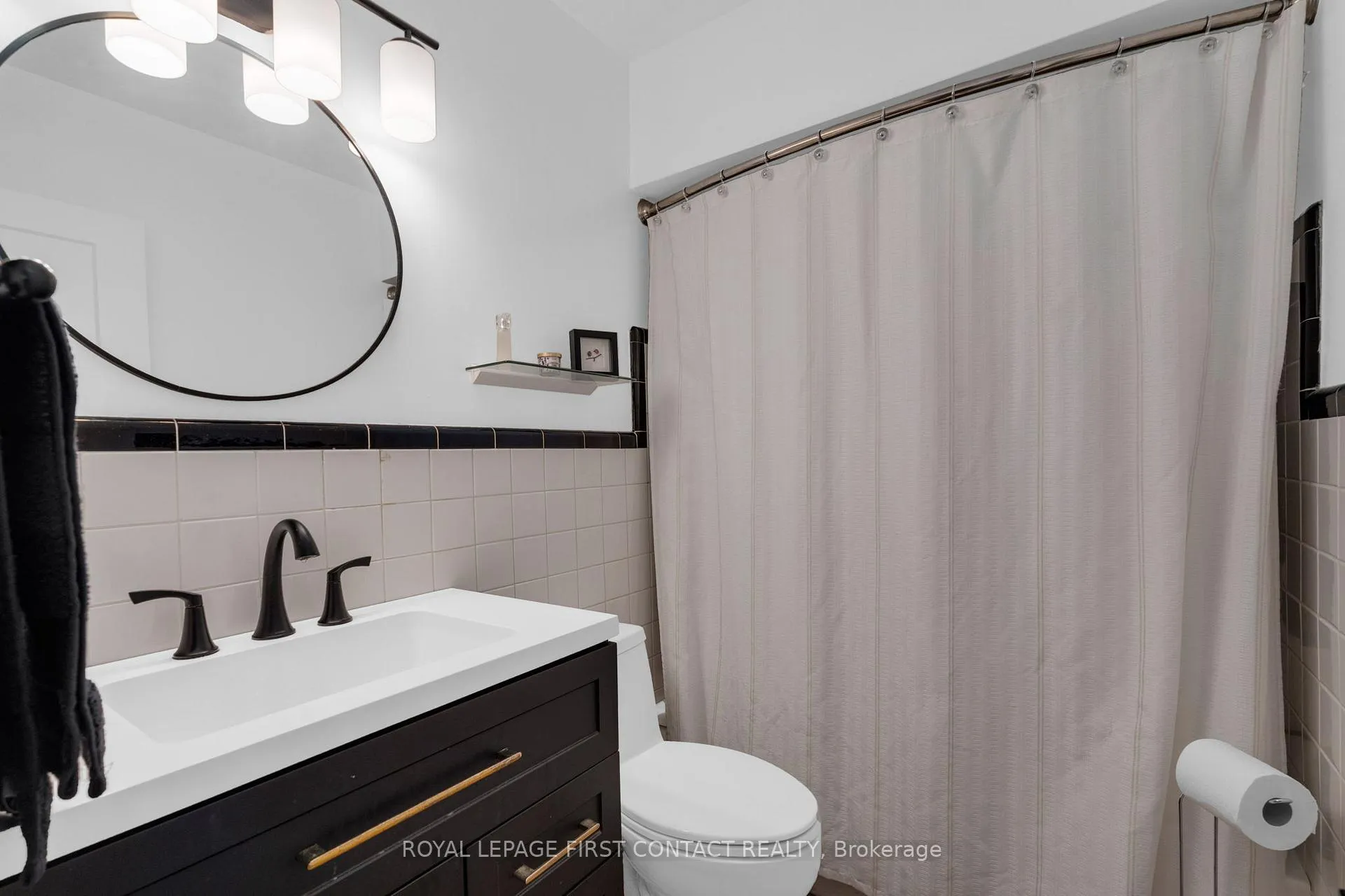 Photo 17 of 20 Newton Street, Barrie, Wellington — HOMEH