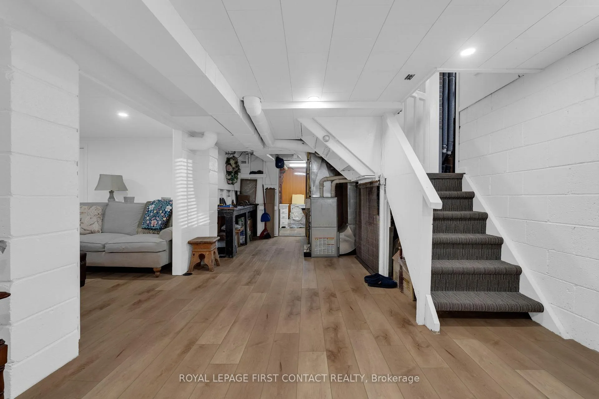 Photo 22 of 20 Newton Street, Barrie, Wellington — HOMEH
