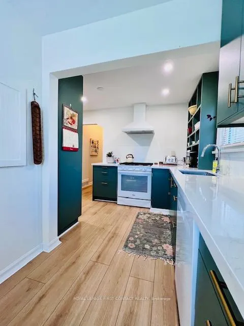 Photo 10 of 20 Newton Street, Barrie, Wellington — HOMEH