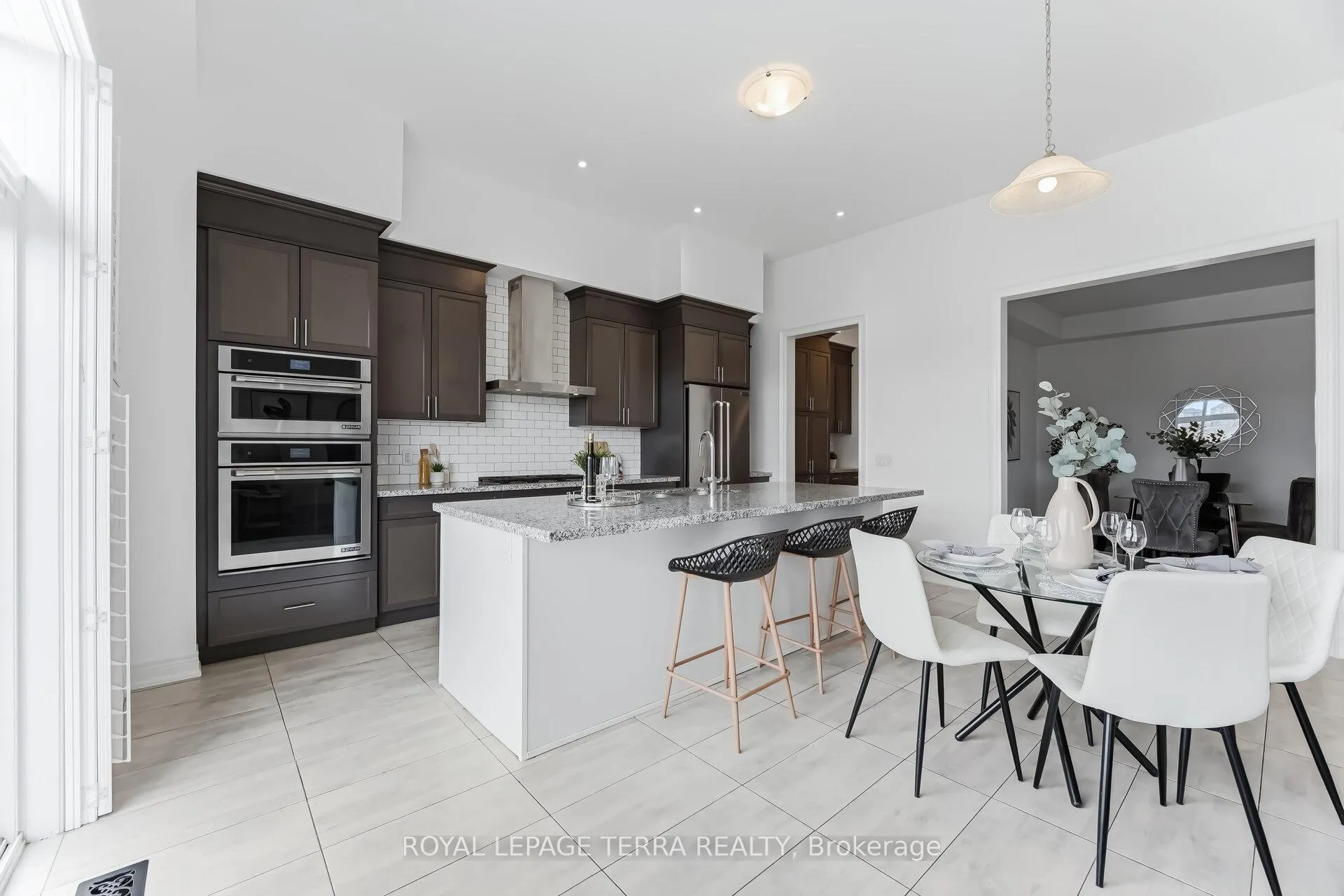 Photo 13 of 11 Lockton Street, Whitby, Williamsburg — HOMEH