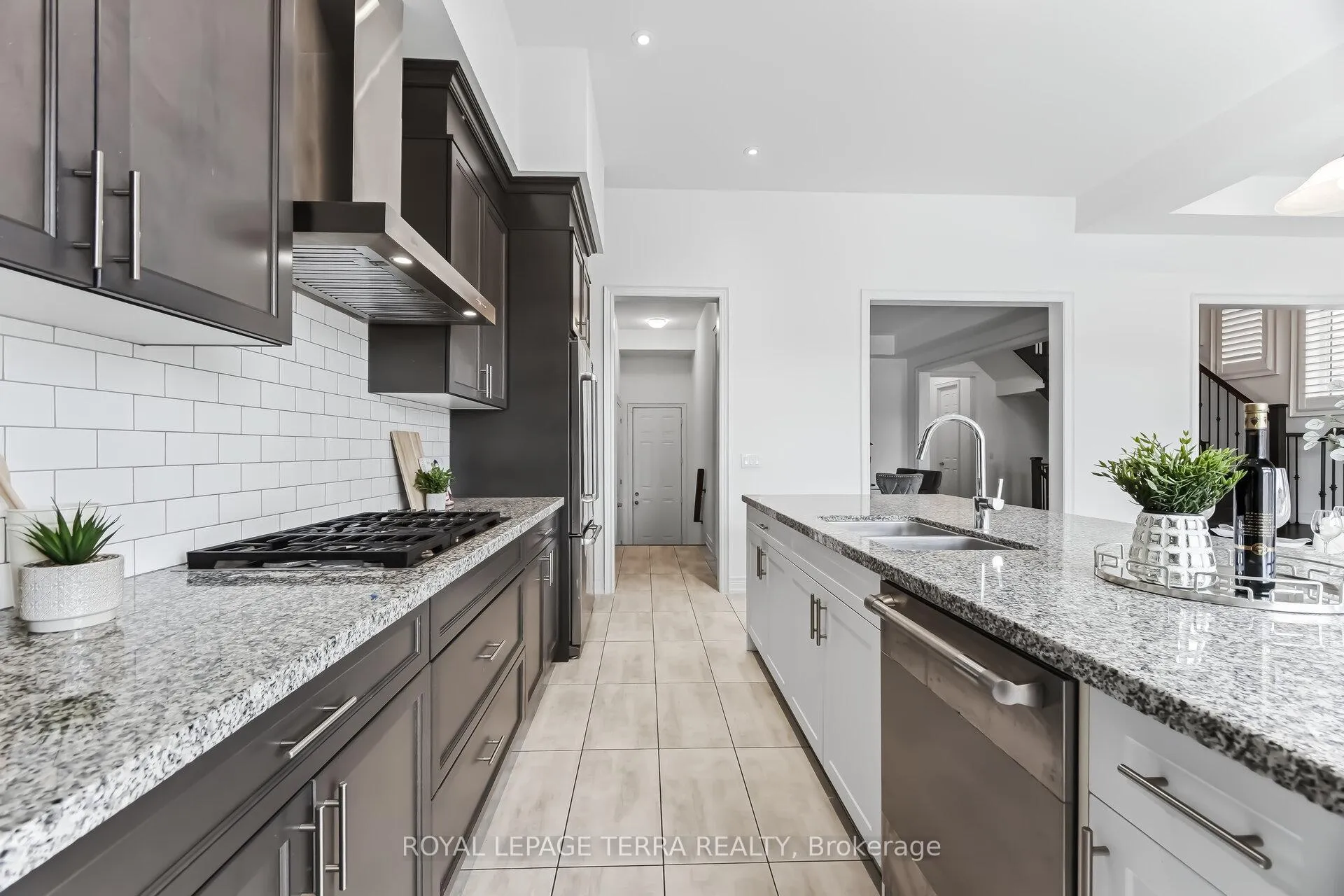 Photo 15 of 11 Lockton Street, Whitby, Williamsburg — HOMEH