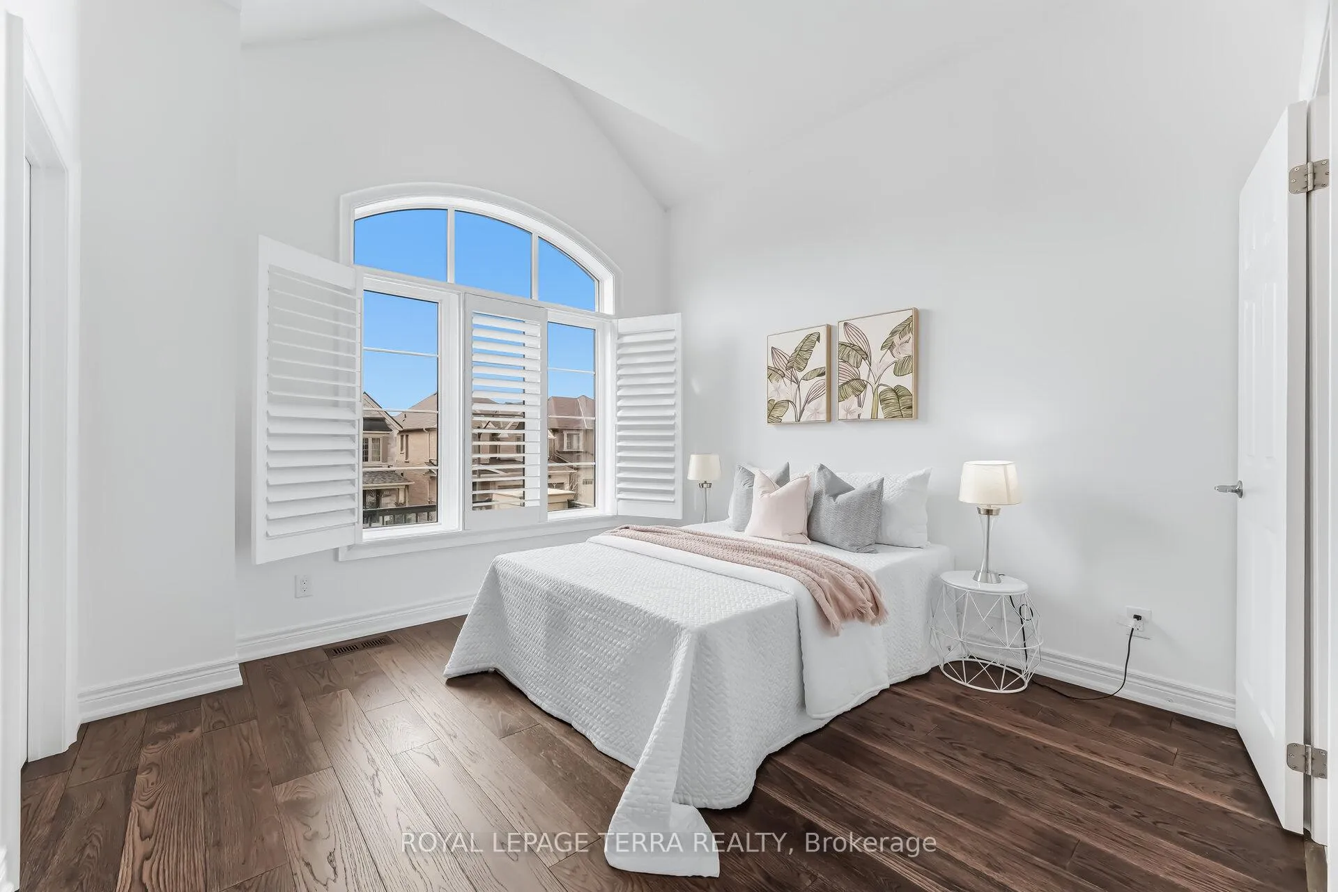 Photo 37 of 11 Lockton Street, Whitby, Williamsburg — HOMEH