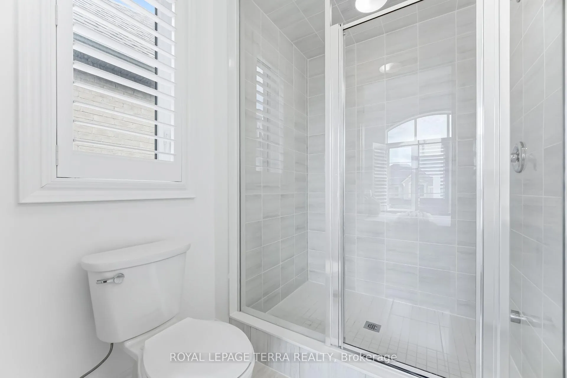 Photo 40 of 11 Lockton Street, Whitby, Williamsburg — HOMEH