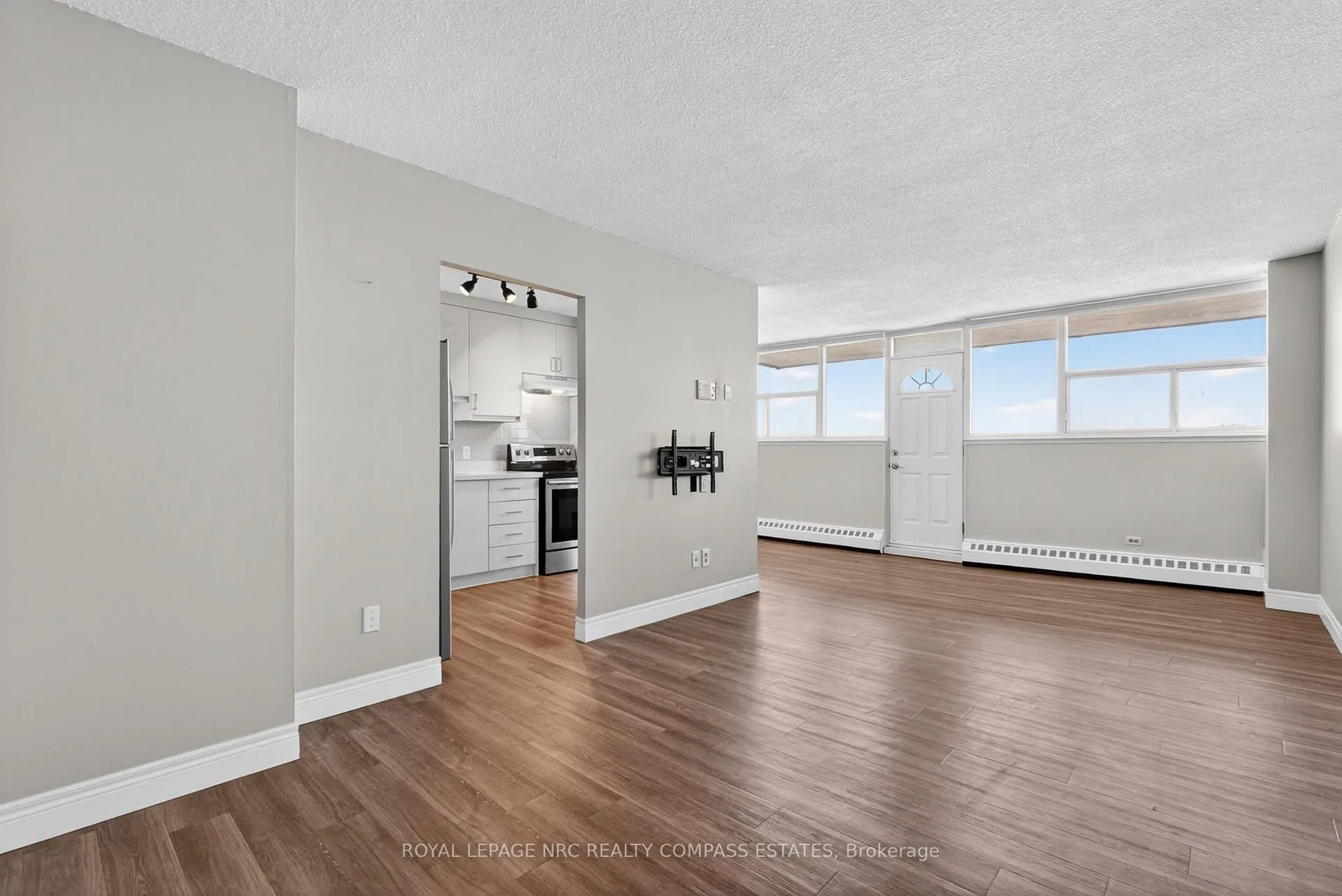 Photo 8 of Unit 407, 215 Glenridge Avenue, St. Catharines, Glendale/Glenridge — HOMEH