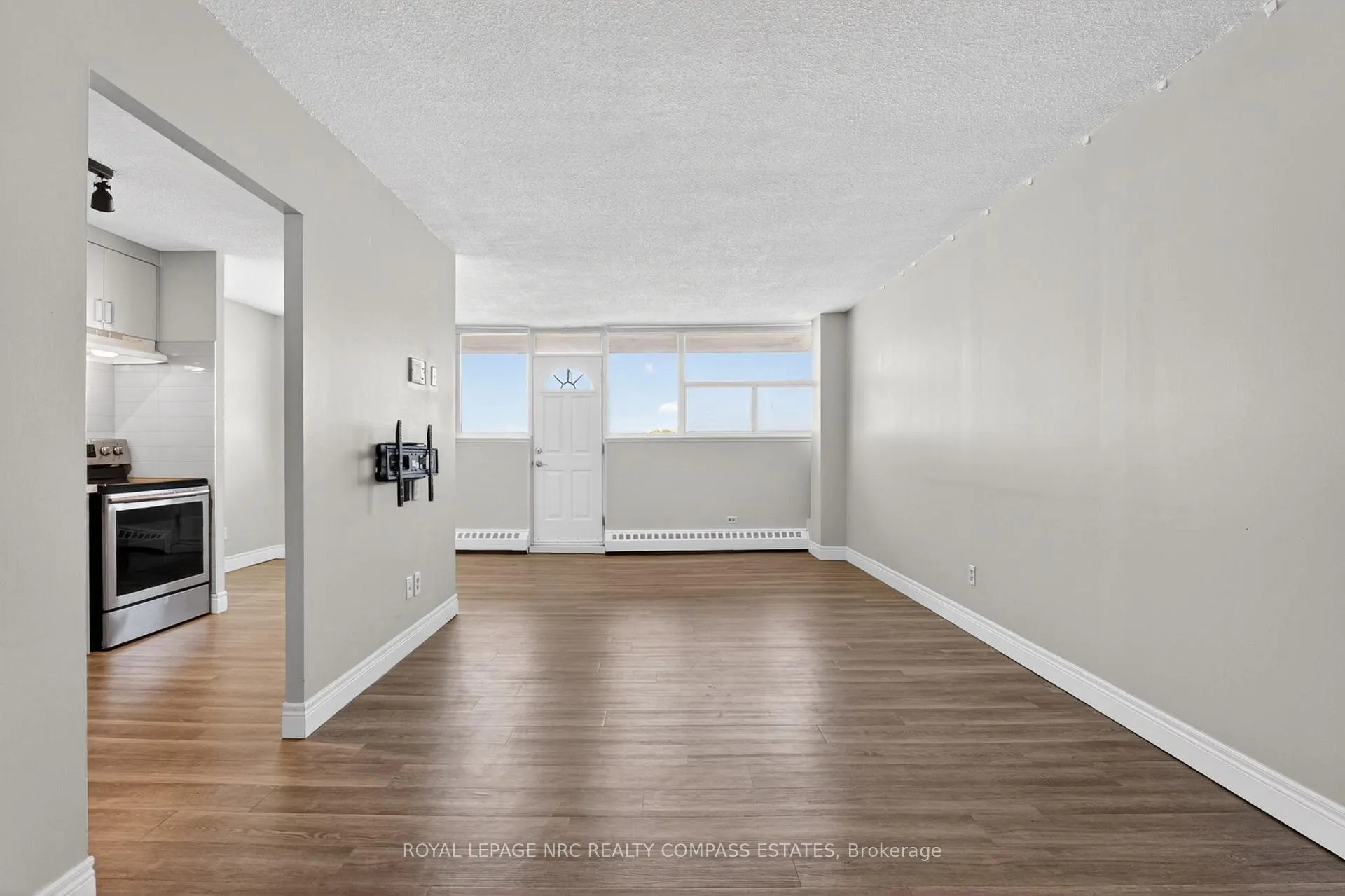 Photo 9 of Unit 407, 215 Glenridge Avenue, St. Catharines, Glendale/Glenridge — HOMEH