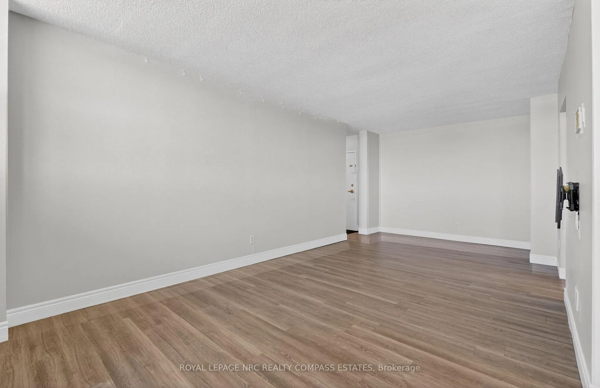 Photo 17 of Unit 407, 215 Glenridge Avenue, St. Catharines, Glendale/Glenridge — HOMEH
