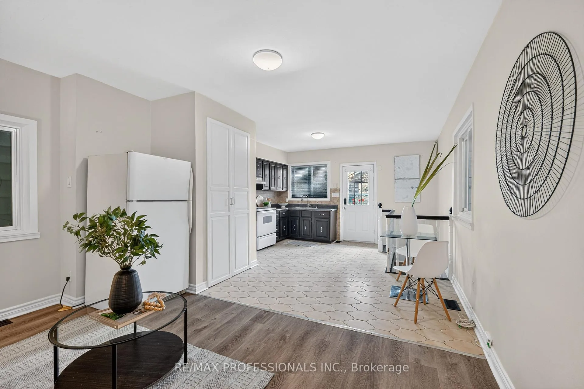 Photo 4 of 278 Caledonia Road, Toronto, Caledonia-Fairbank — HOMEH