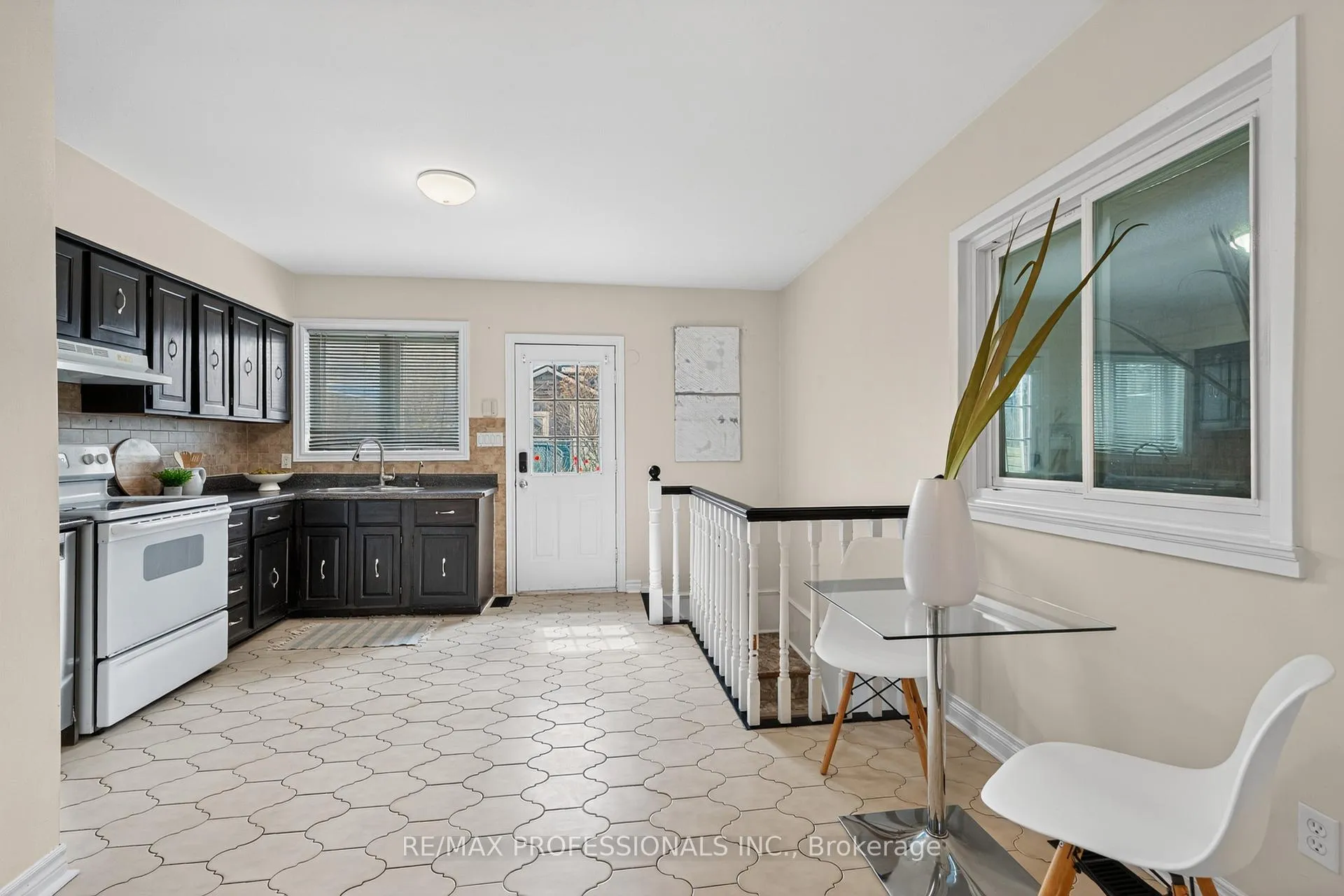 Photo 7 of 278 Caledonia Road, Toronto, Caledonia-Fairbank — HOMEH