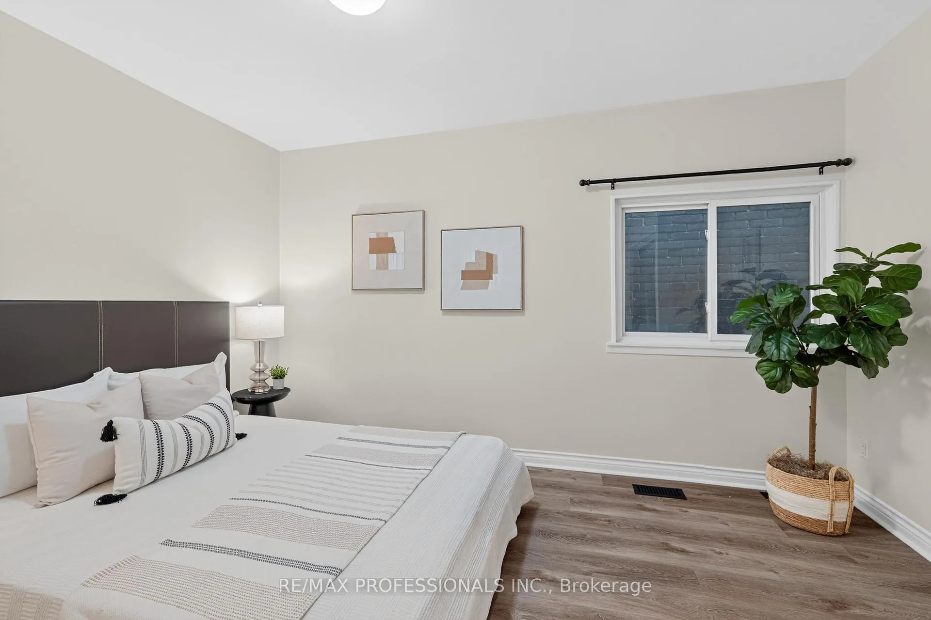 Photo 12 of 278 Caledonia Road, Toronto, Caledonia-Fairbank — HOMEH