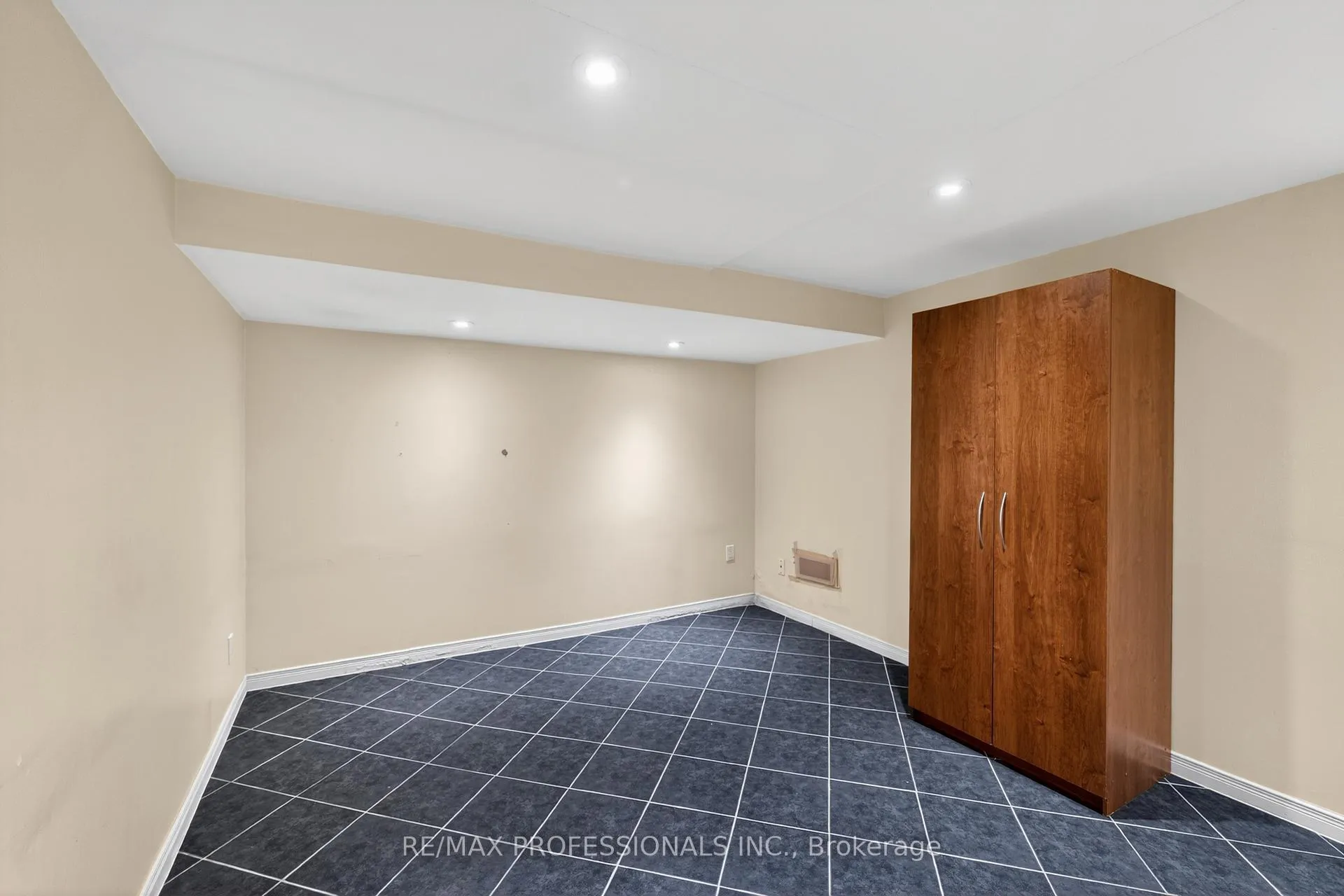 Photo 17 of 278 Caledonia Road, Toronto, Caledonia-Fairbank — HOMEH