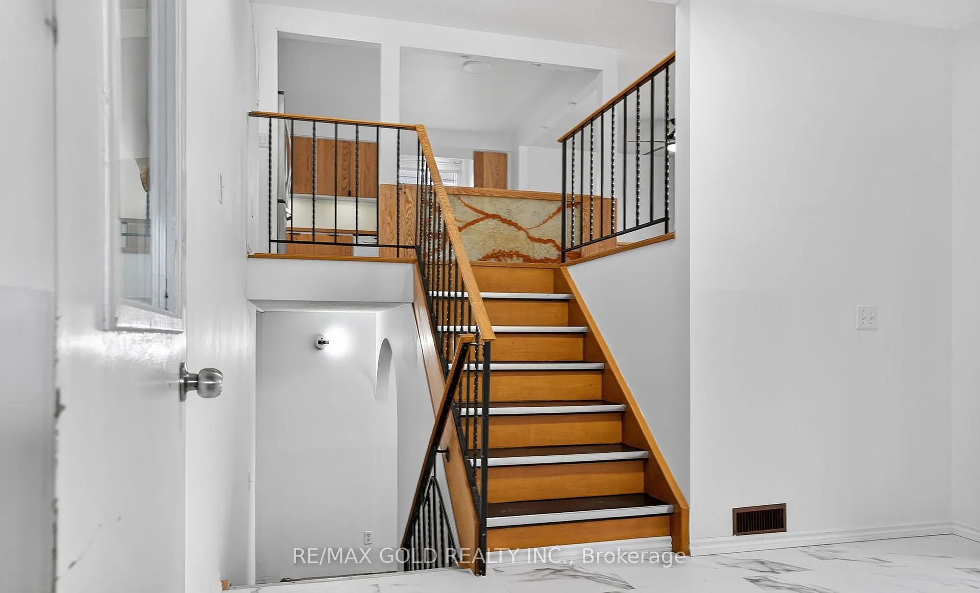 Photo 7 of 21990 Hagerty Road, Southwest Middlesex, Wardsville — HOMEH