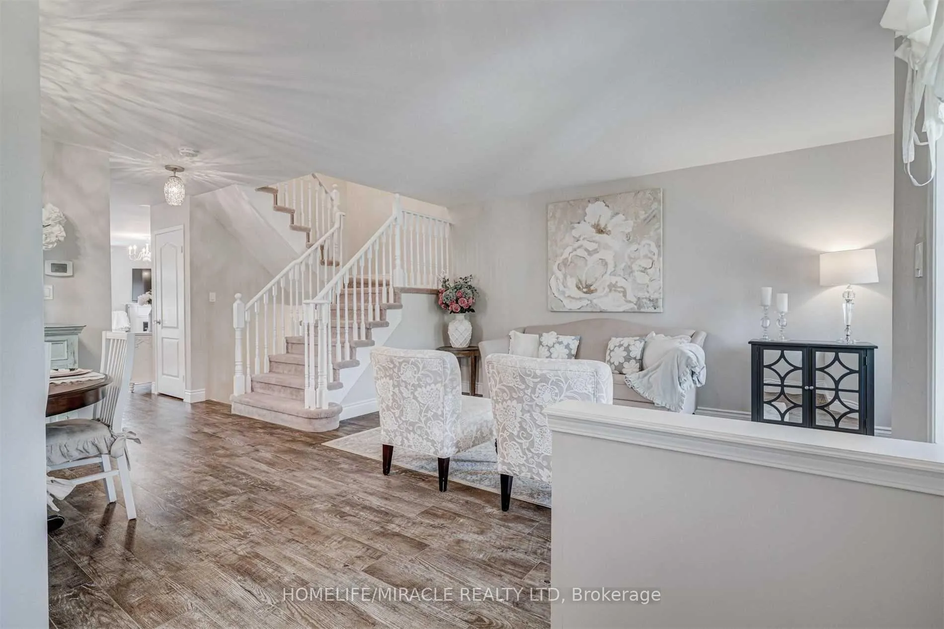 Photo 3 of 149 Carnwith Drive E, Whitby, Brooklin — HOMEH