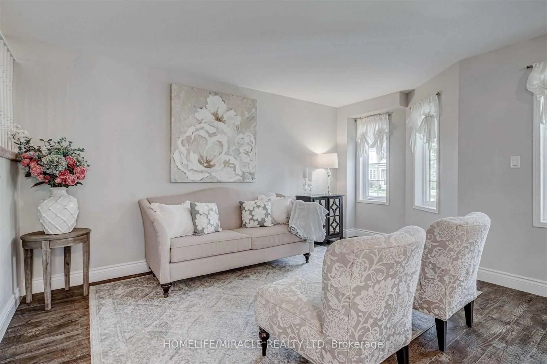 Photo 4 of 149 Carnwith Drive E, Whitby, Brooklin — HOMEH