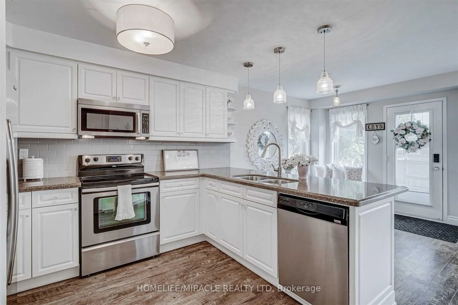 Photo 6 of 149 Carnwith Drive E, Whitby, Brooklin — HOMEH