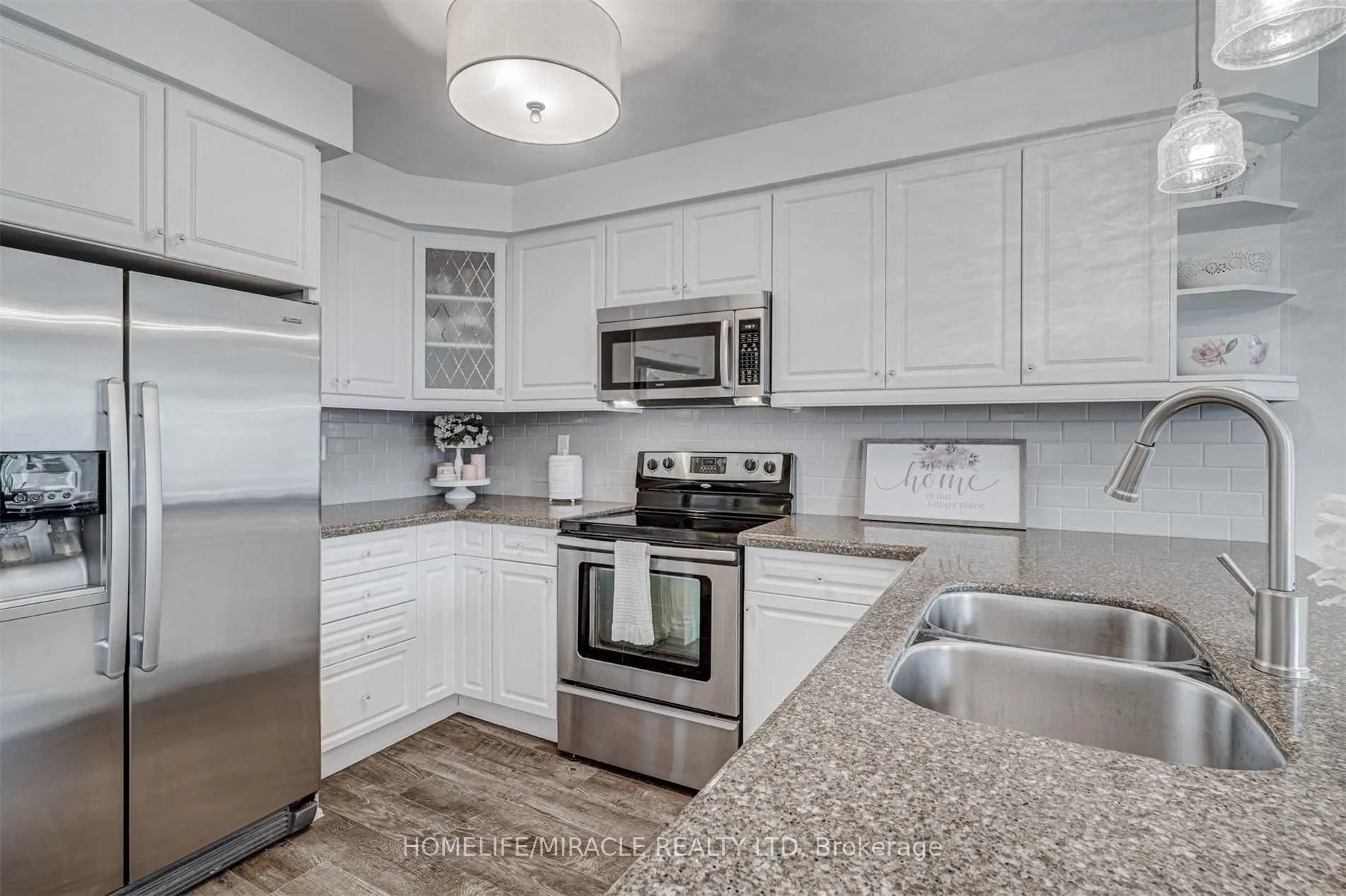 Photo 8 of 149 Carnwith Drive E, Whitby, Brooklin — HOMEH