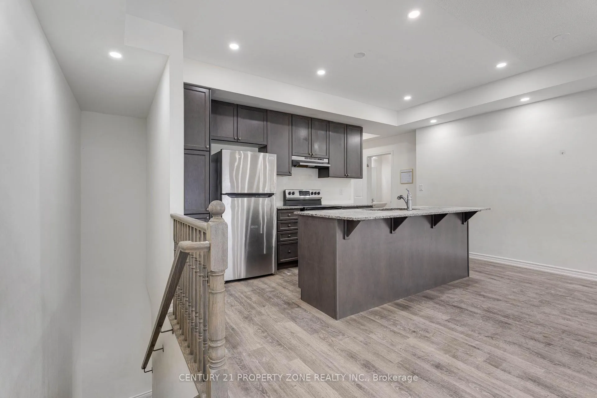 Photo 5 of Unit 4, 250 Lagerfeld Drive, Brampton, Northwest Brampton — HOMEH