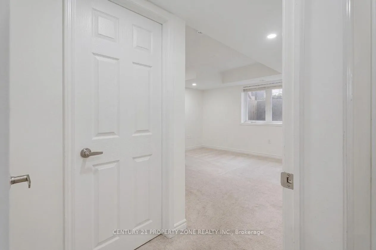 Photo 10 of Unit 4, 250 Lagerfeld Drive, Brampton, Northwest Brampton — HOMEH
