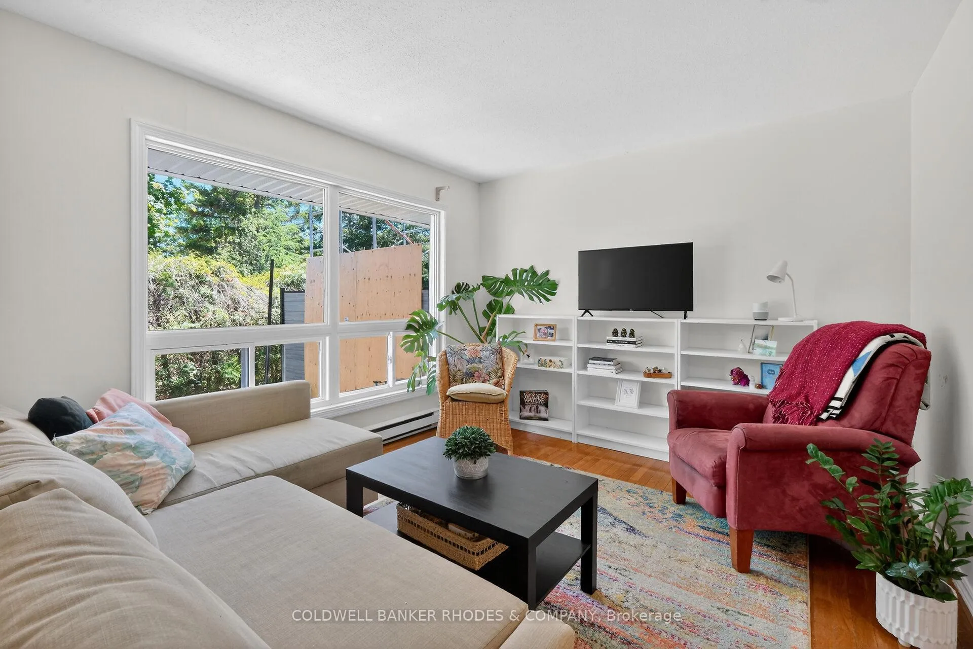 Photo 5 of 17 Pixley Private, Ottawa, Riverview Park — HOMEH