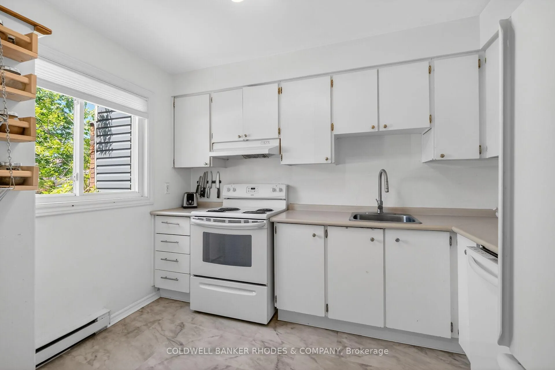 Photo 11 of 17 Pixley Private, Ottawa, Riverview Park — HOMEH