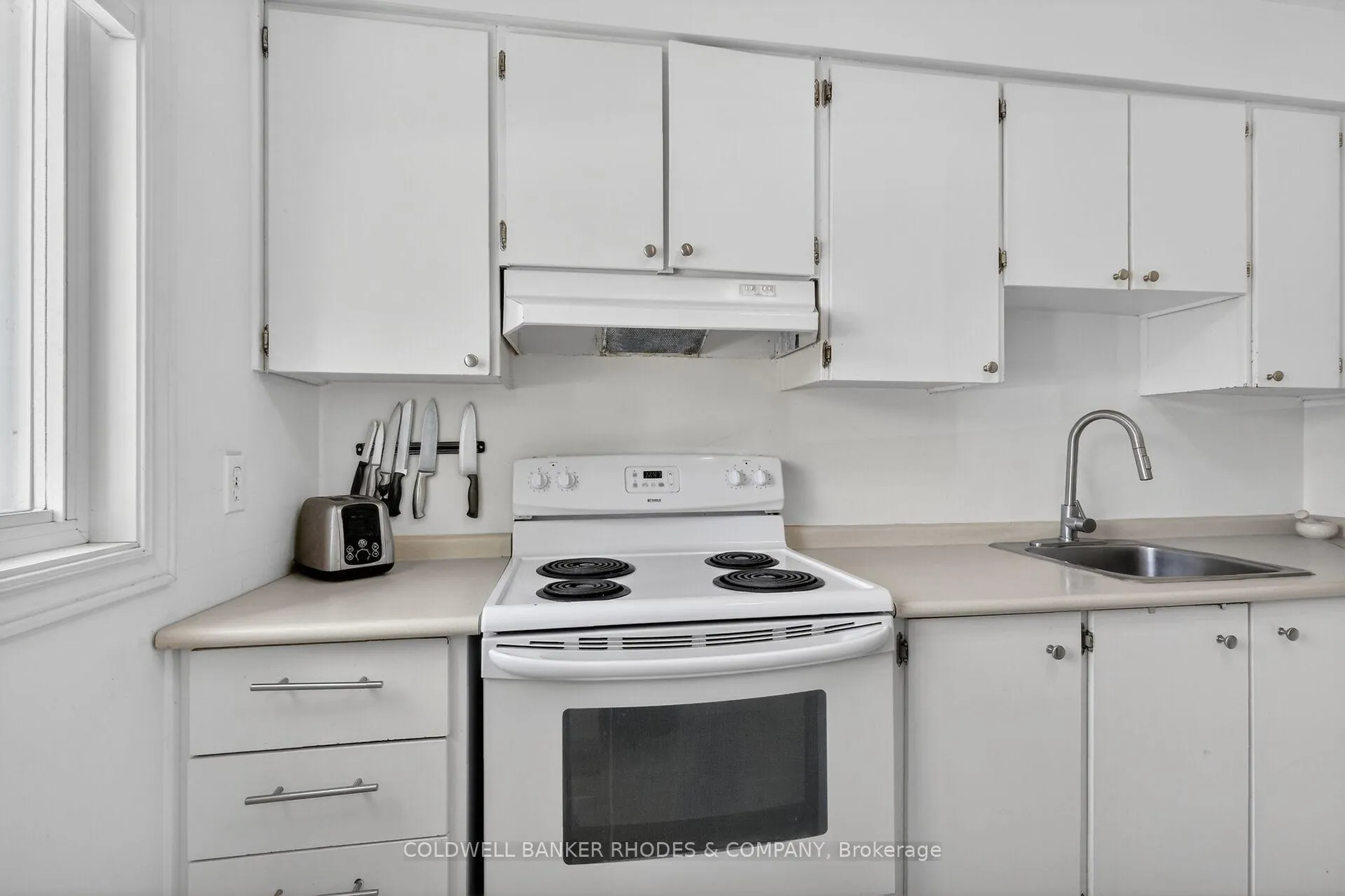 Photo 14 of 17 Pixley Private, Ottawa, Riverview Park — HOMEH