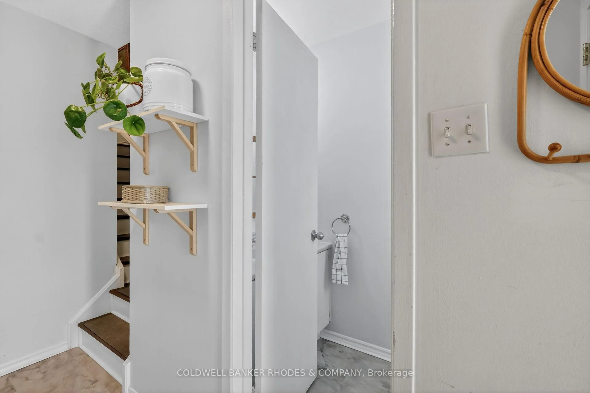 Photo 15 of 17 Pixley Private, Ottawa, Riverview Park — HOMEH
