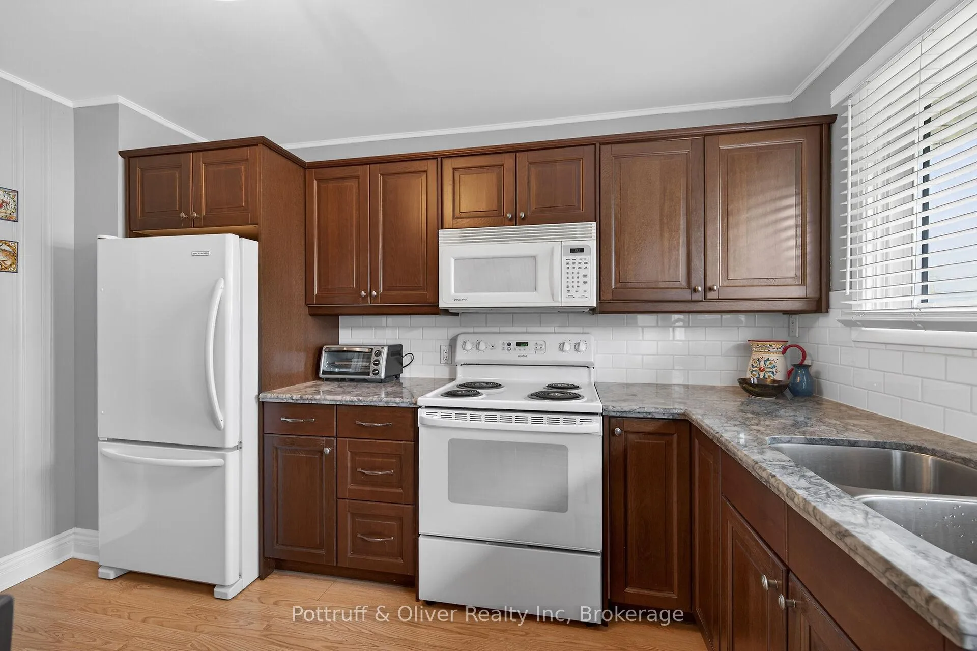 Photo 13 of Unit 32, 1350 Limeridge Road E, Hamilton, Trenholme — HOMEH