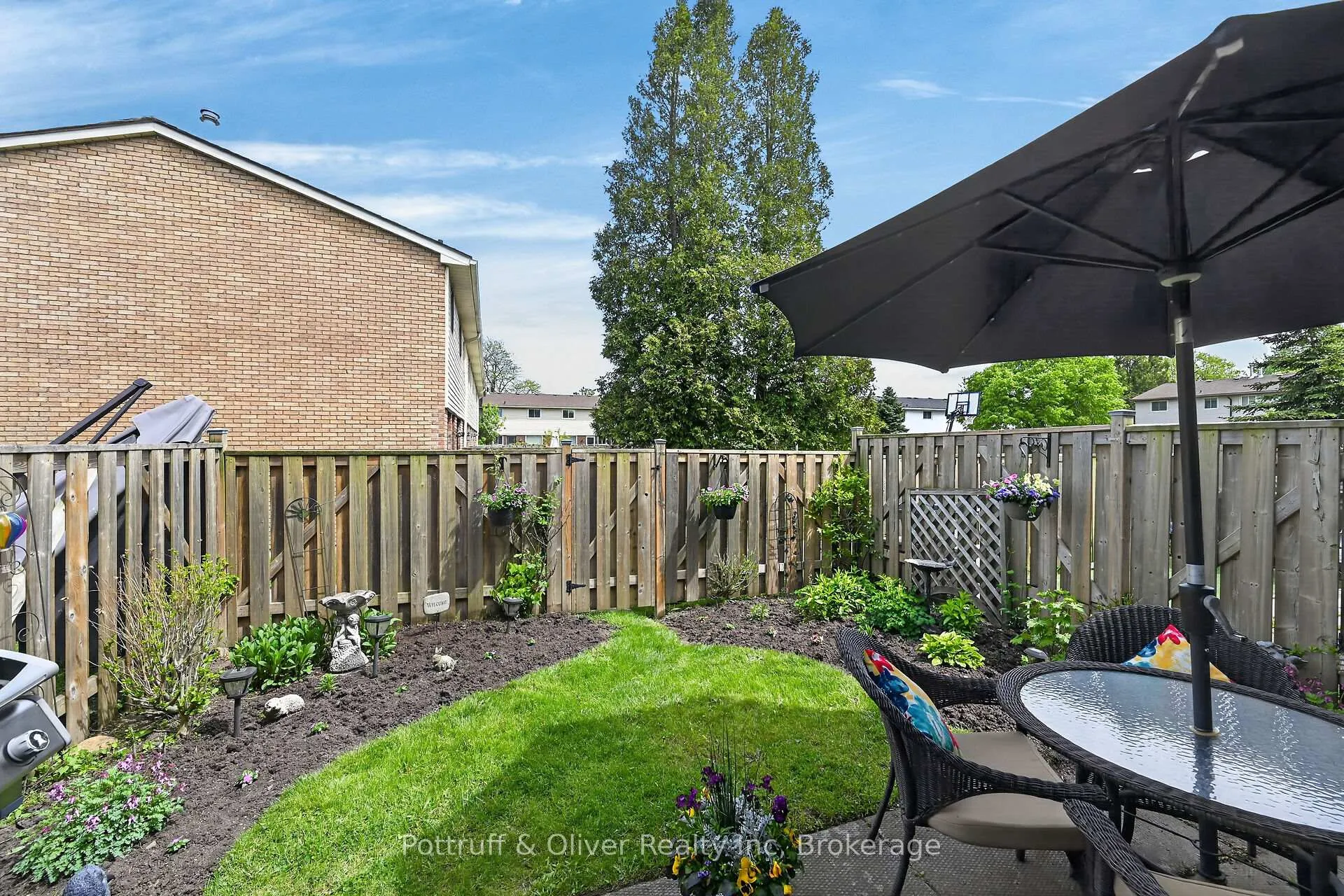 Photo 32 of Unit 32, 1350 Limeridge Road E, Hamilton, Trenholme — HOMEH