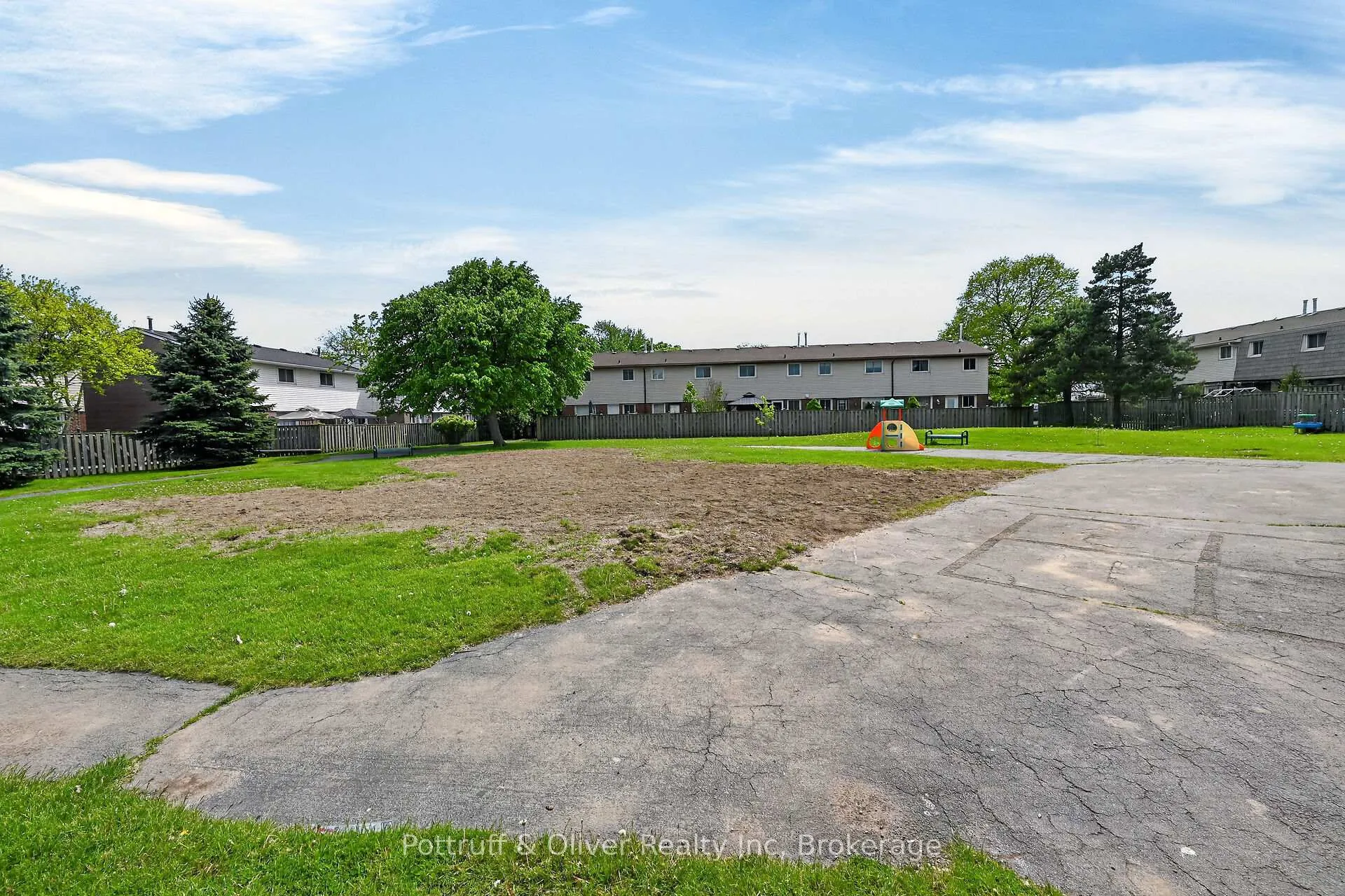 Photo 39 of Unit 32, 1350 Limeridge Road E, Hamilton, Trenholme — HOMEH