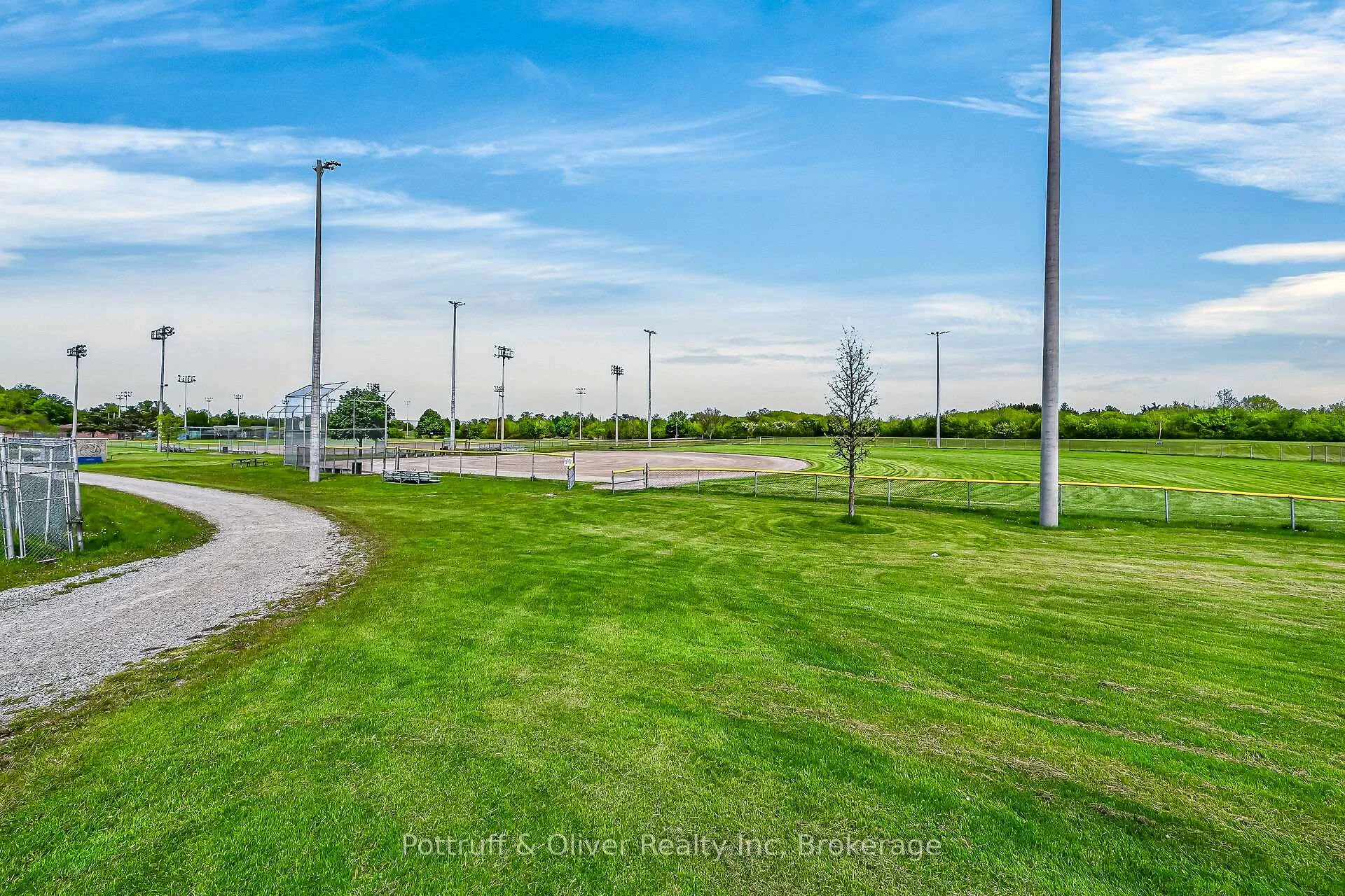 Photo 42 of Unit 32, 1350 Limeridge Road E, Hamilton, Trenholme — HOMEH