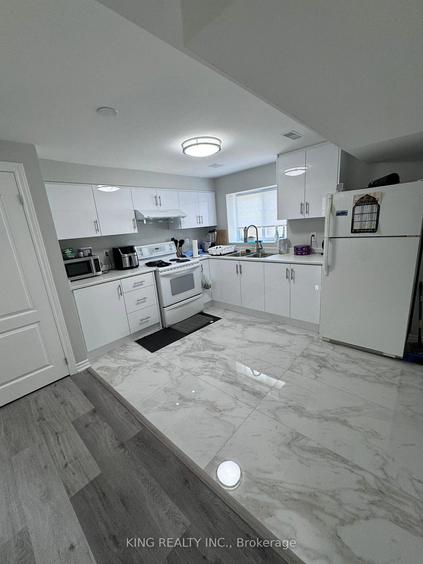 Photo 3 of Unit Basement, 103 Browning Trail, Barrie, Letitia Heights — HOMEH