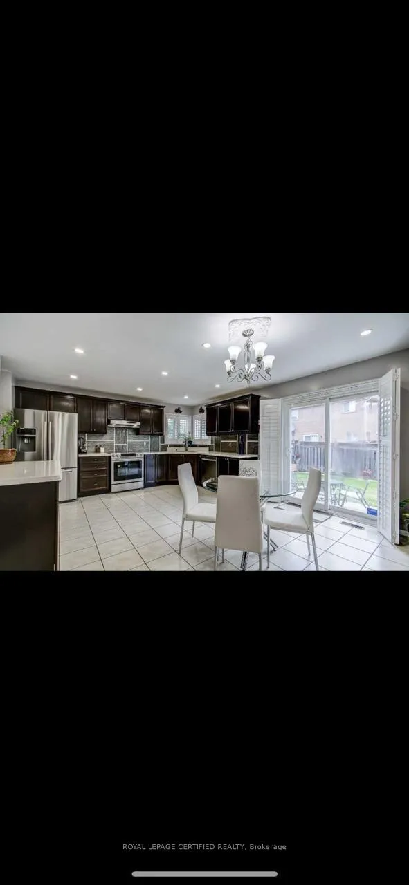 Photo 8 of 5 Beachpoint Boulevard, Brampton, Fletcher's Meadow — HOMEH