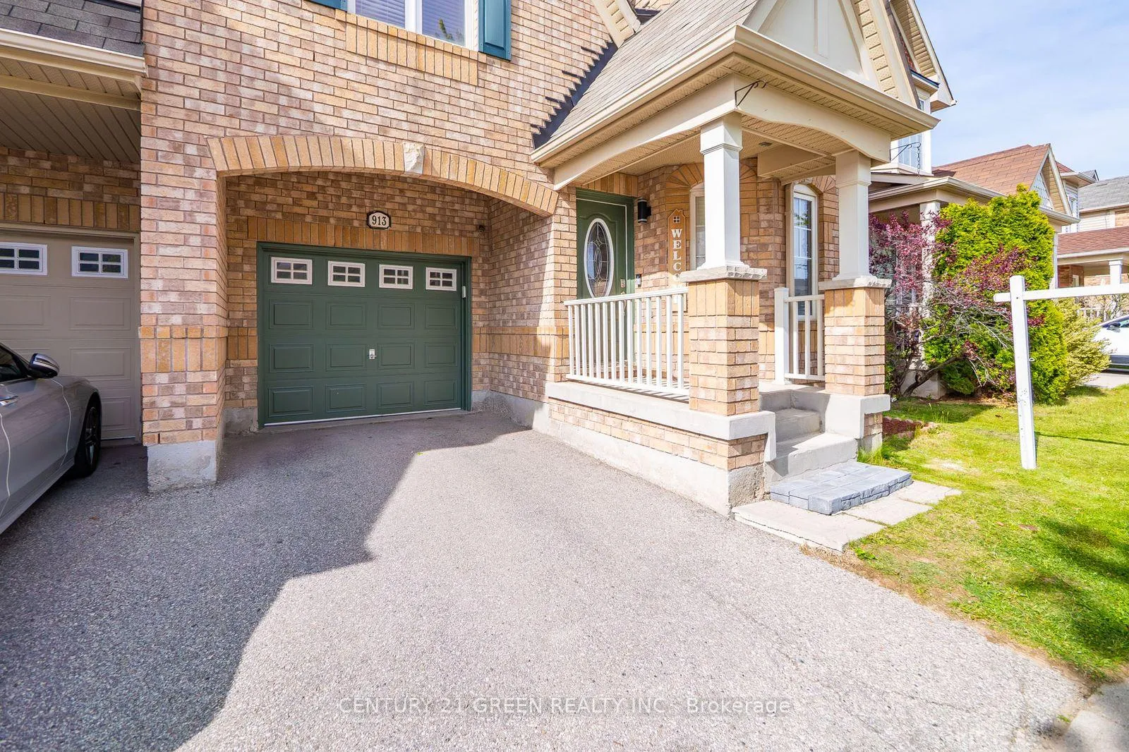 Photo 2 of 913 Philbrook Drive E, Milton, Coates — HOMEH
