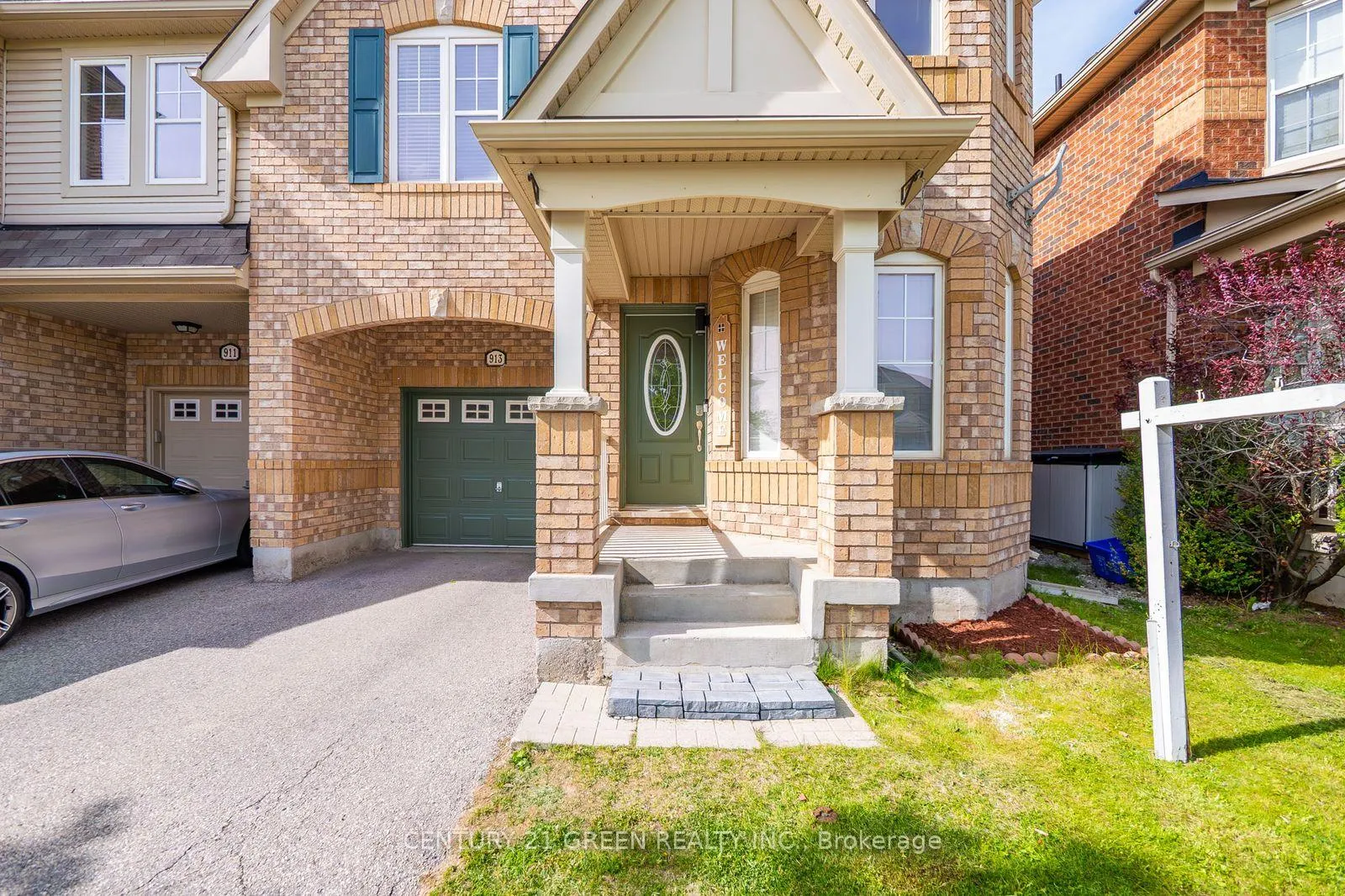 Photo 3 of 913 Philbrook Drive E, Milton, Coates — HOMEH