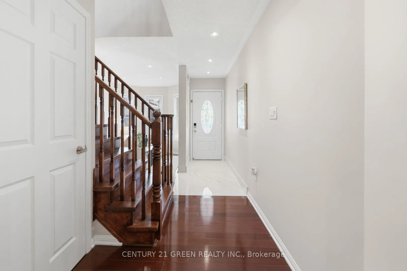 Photo 8 of 913 Philbrook Drive E, Milton, Coates — HOMEH