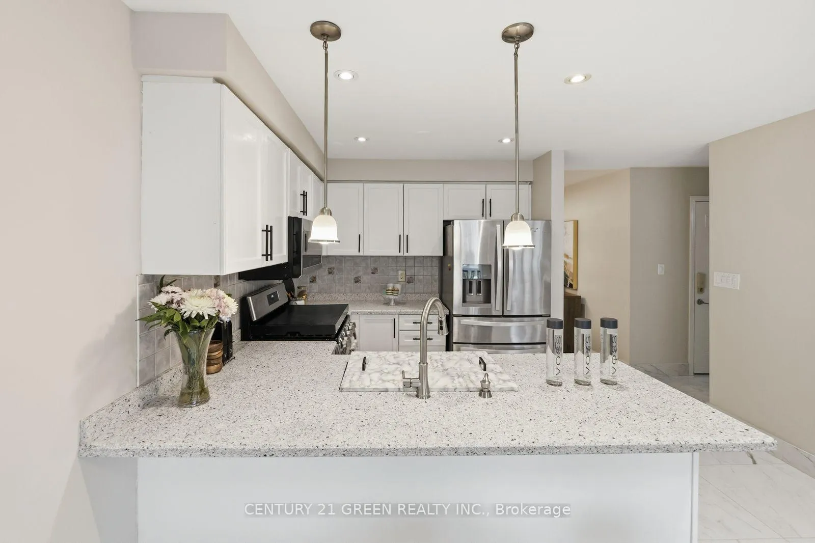 Photo 15 of 913 Philbrook Drive E, Milton, Coates — HOMEH