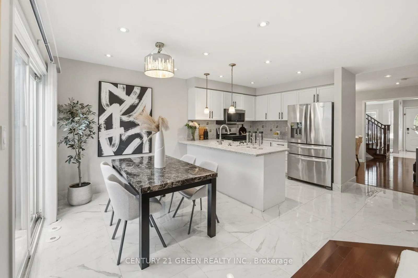 Photo 17 of 913 Philbrook Drive E, Milton, Coates — HOMEH