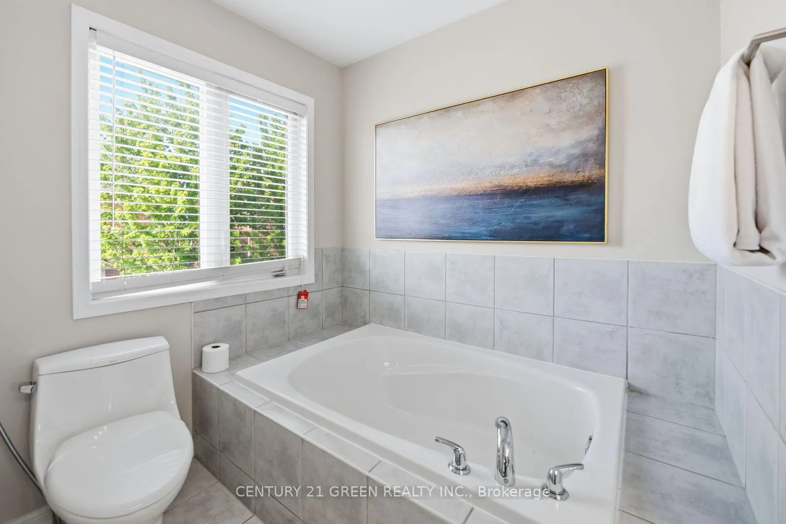Photo 29 of 913 Philbrook Drive E, Milton, Coates — HOMEH
