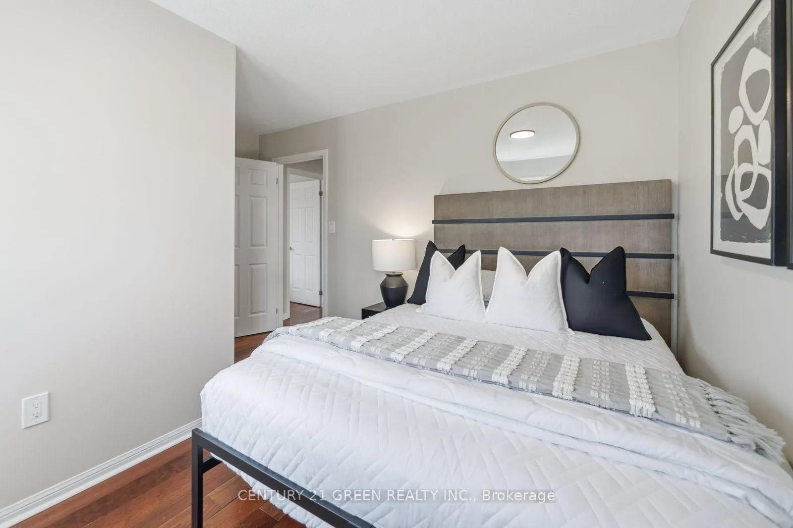 Photo 34 of 913 Philbrook Drive E, Milton, Coates — HOMEH