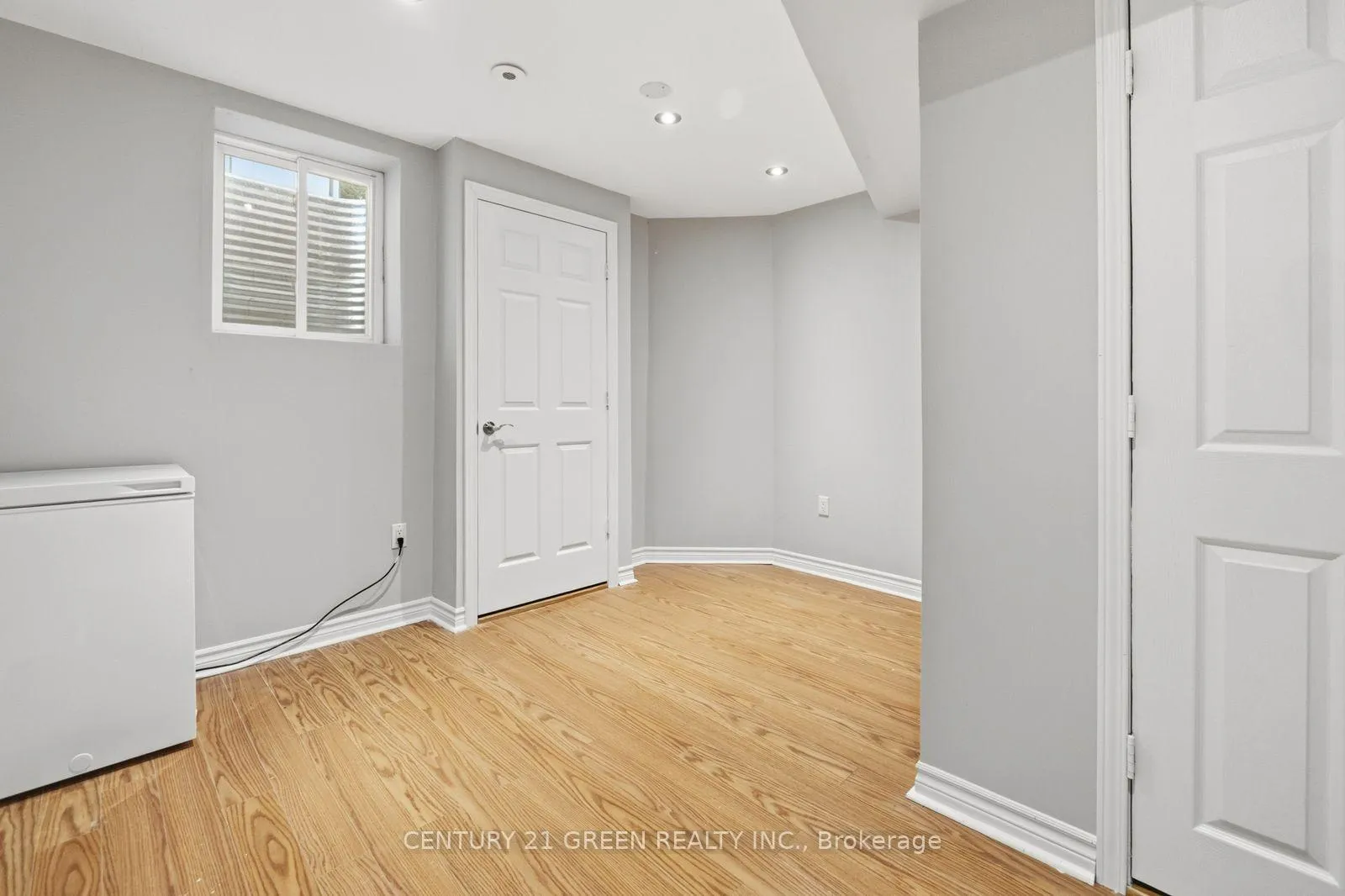 Photo 41 of 913 Philbrook Drive E, Milton, Coates — HOMEH