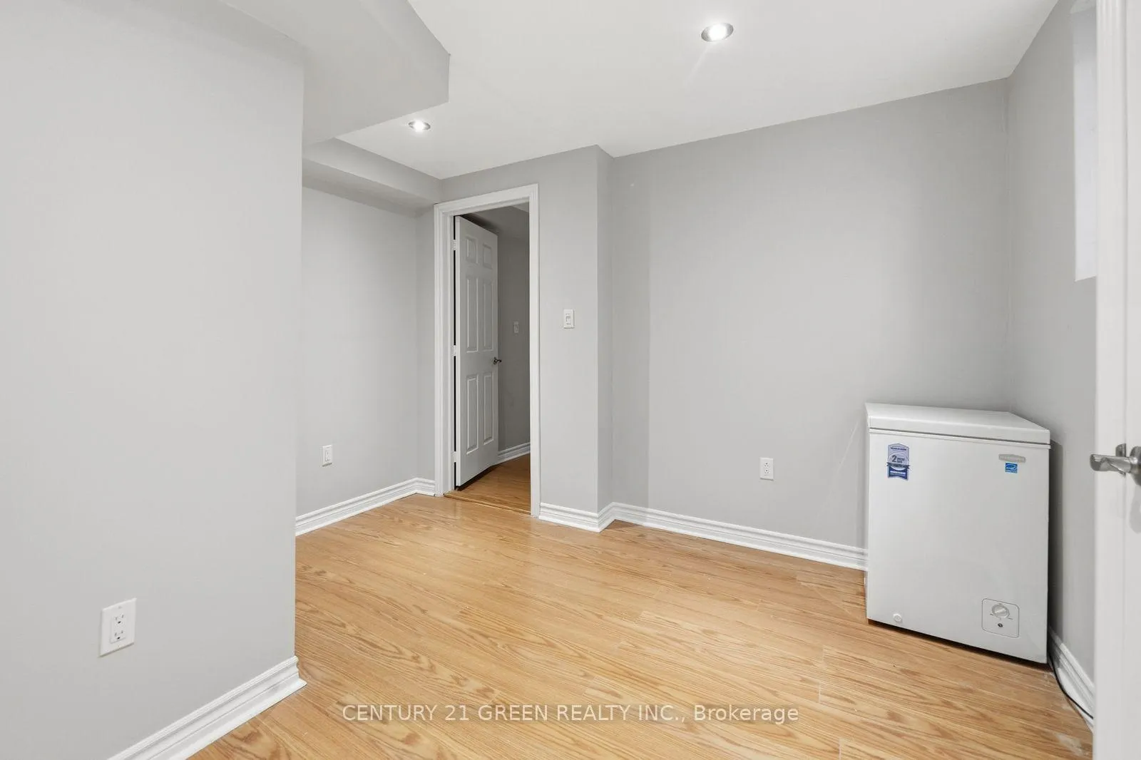 Photo 47 of 913 Philbrook Drive E, Milton, Coates — HOMEH