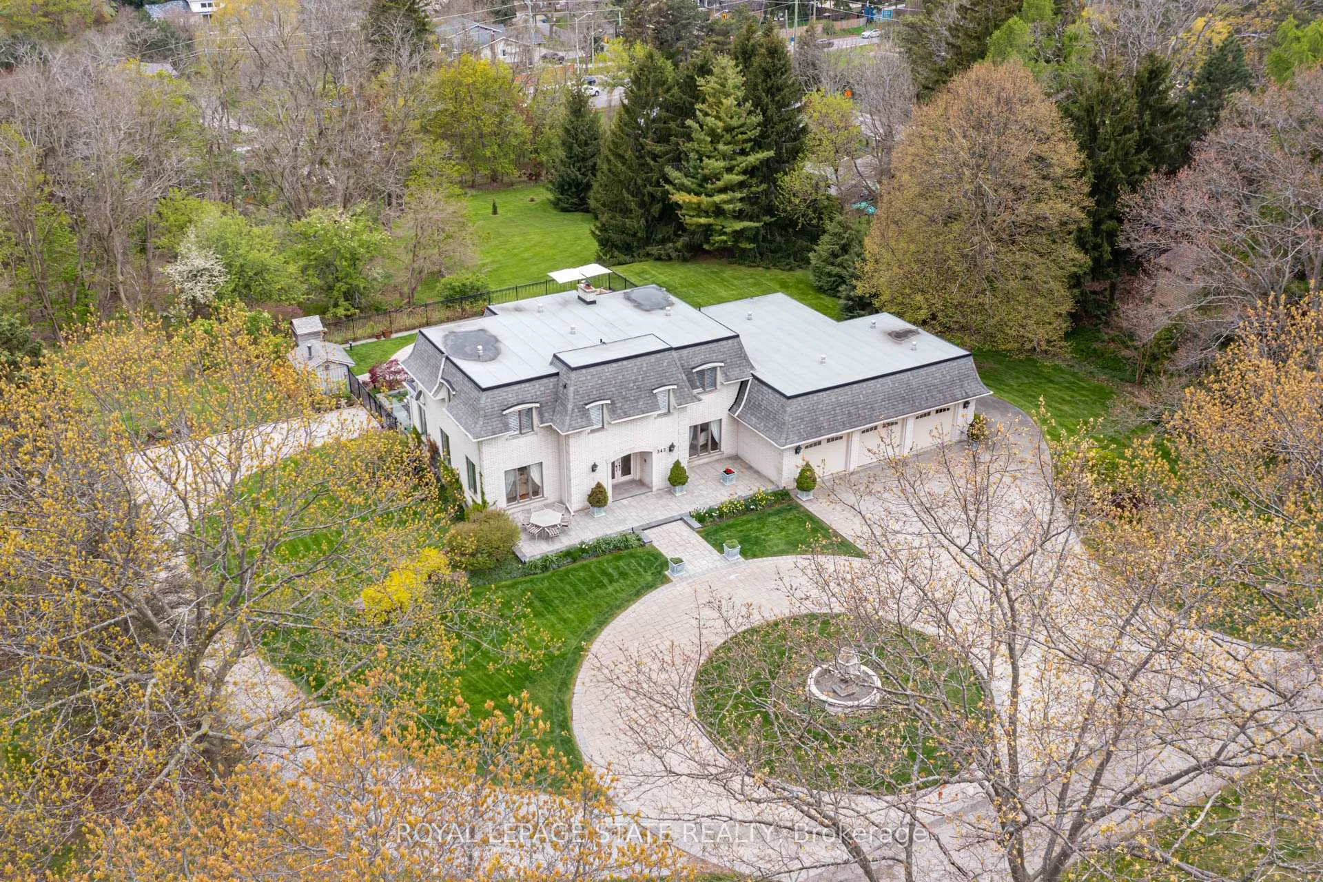 Photo 3 of 342 Mountain Brow Road, Hamilton, Waterdown — HOMEH