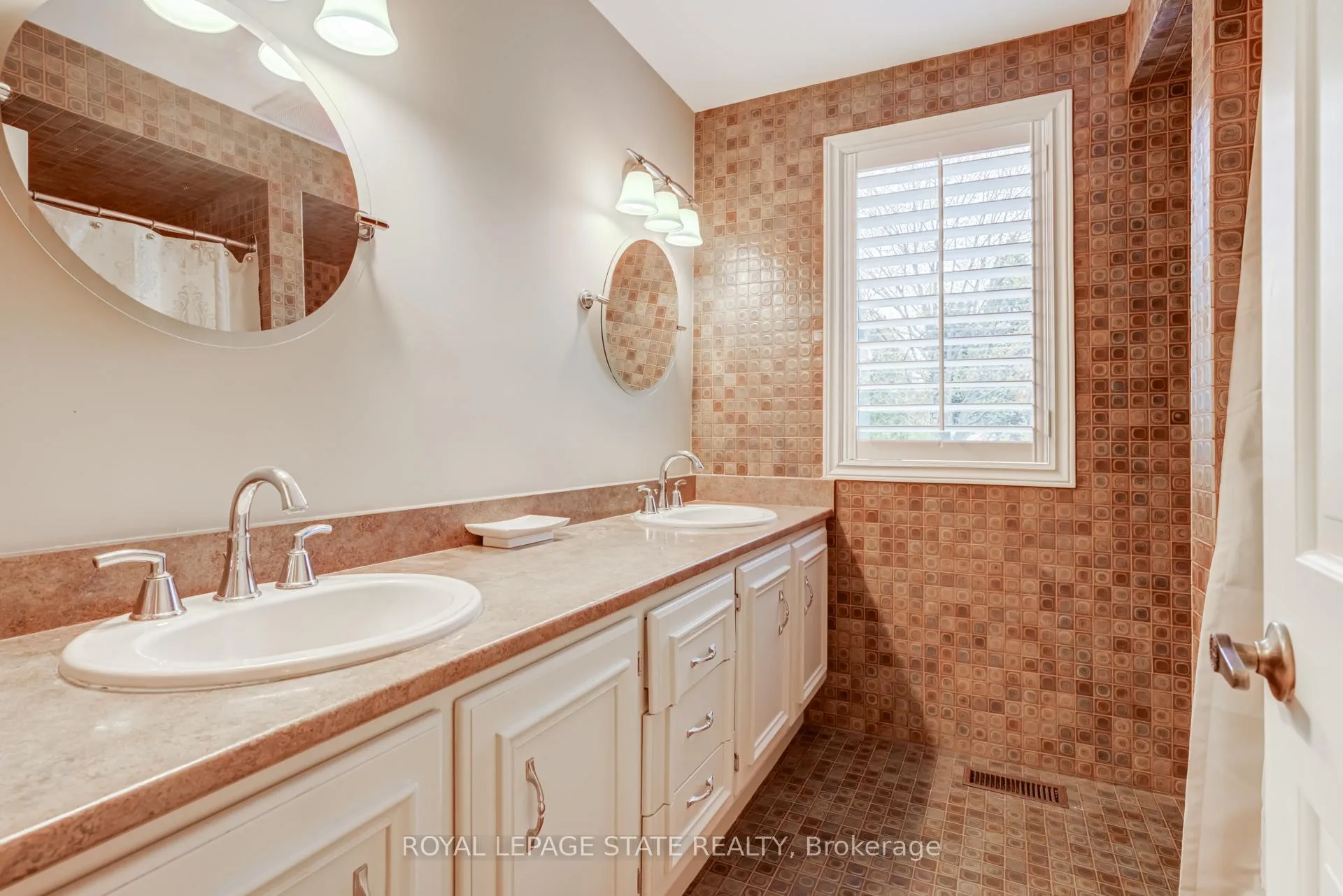 Photo 32 of 342 Mountain Brow Road, Hamilton, Waterdown — HOMEH
