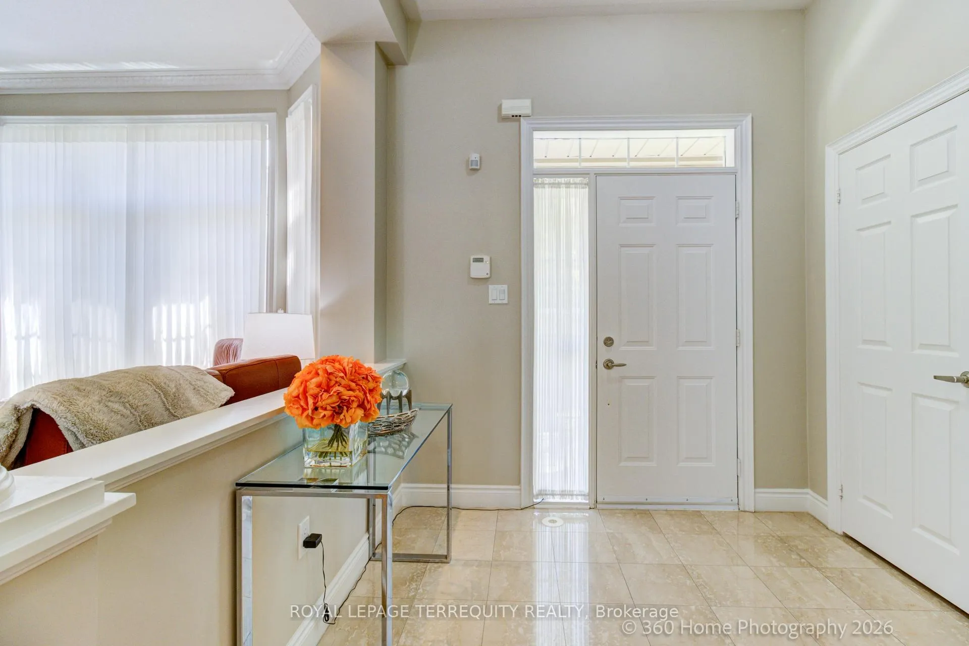 Photo 3 of 15 Legends Way, Markham, Unionville — HOMEH